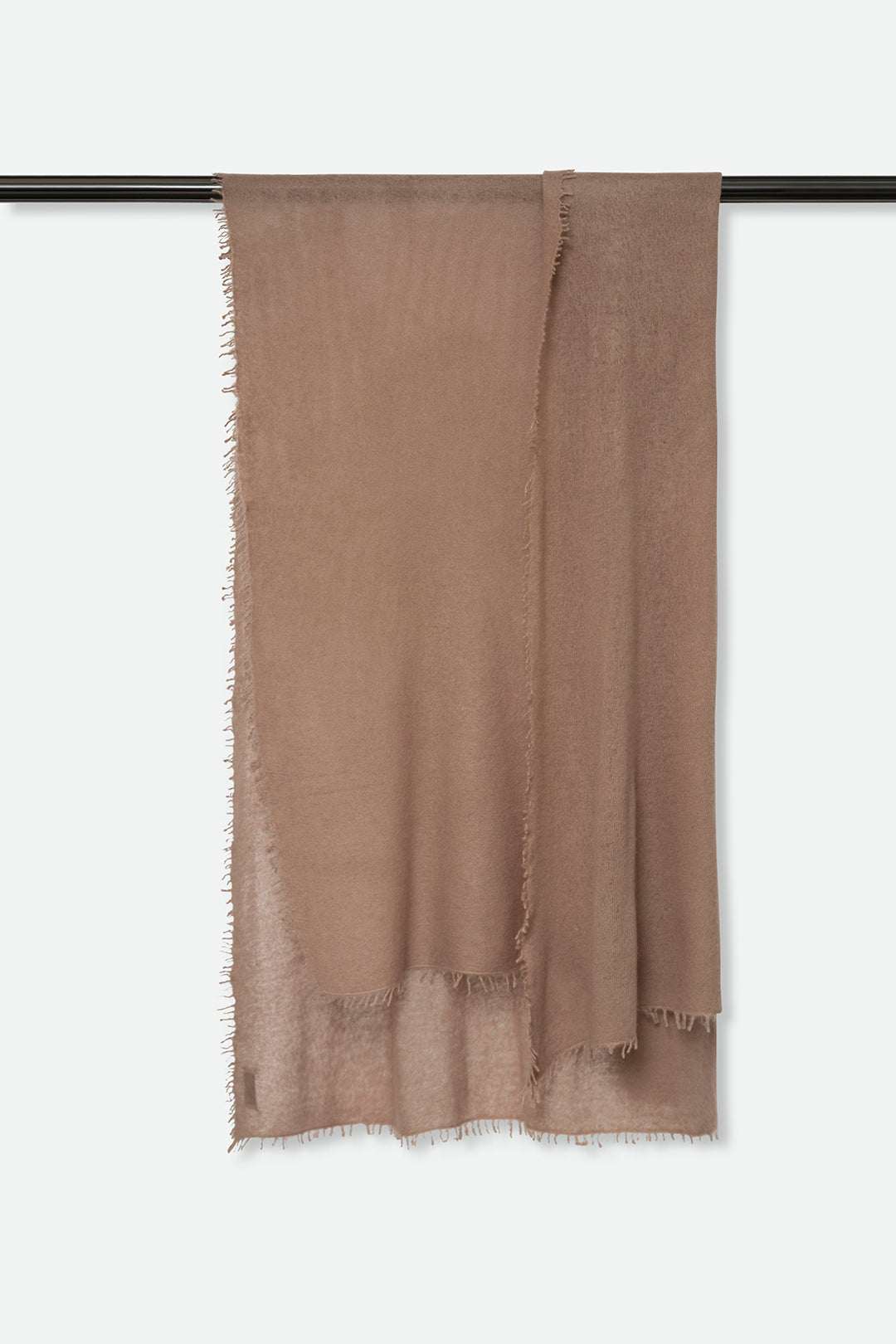 ÉLAN SCARF IN CASHMERE TOAST