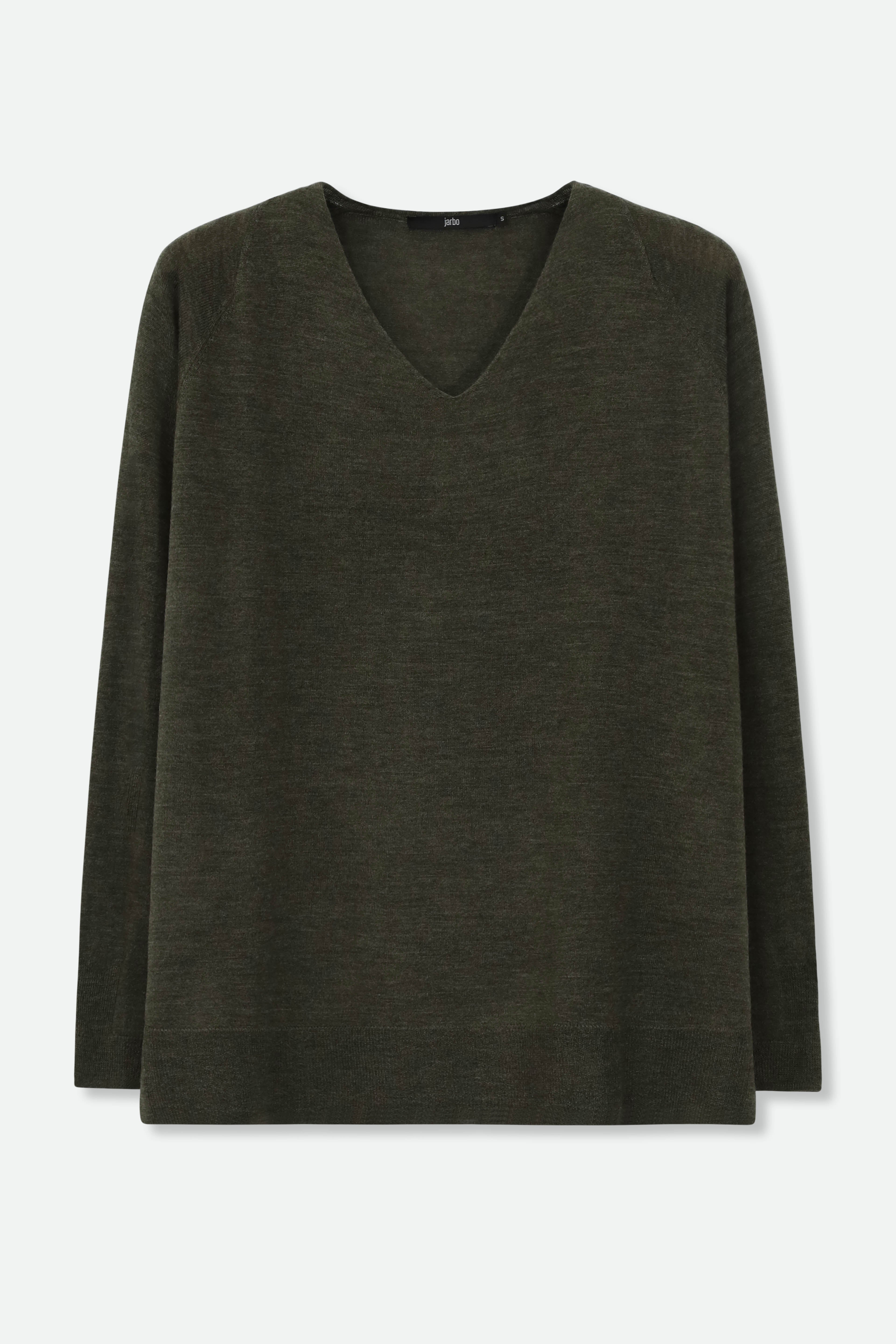 AVERY AMICO BOYFRIEND V NECK IN FINE ITALIAN MERINO