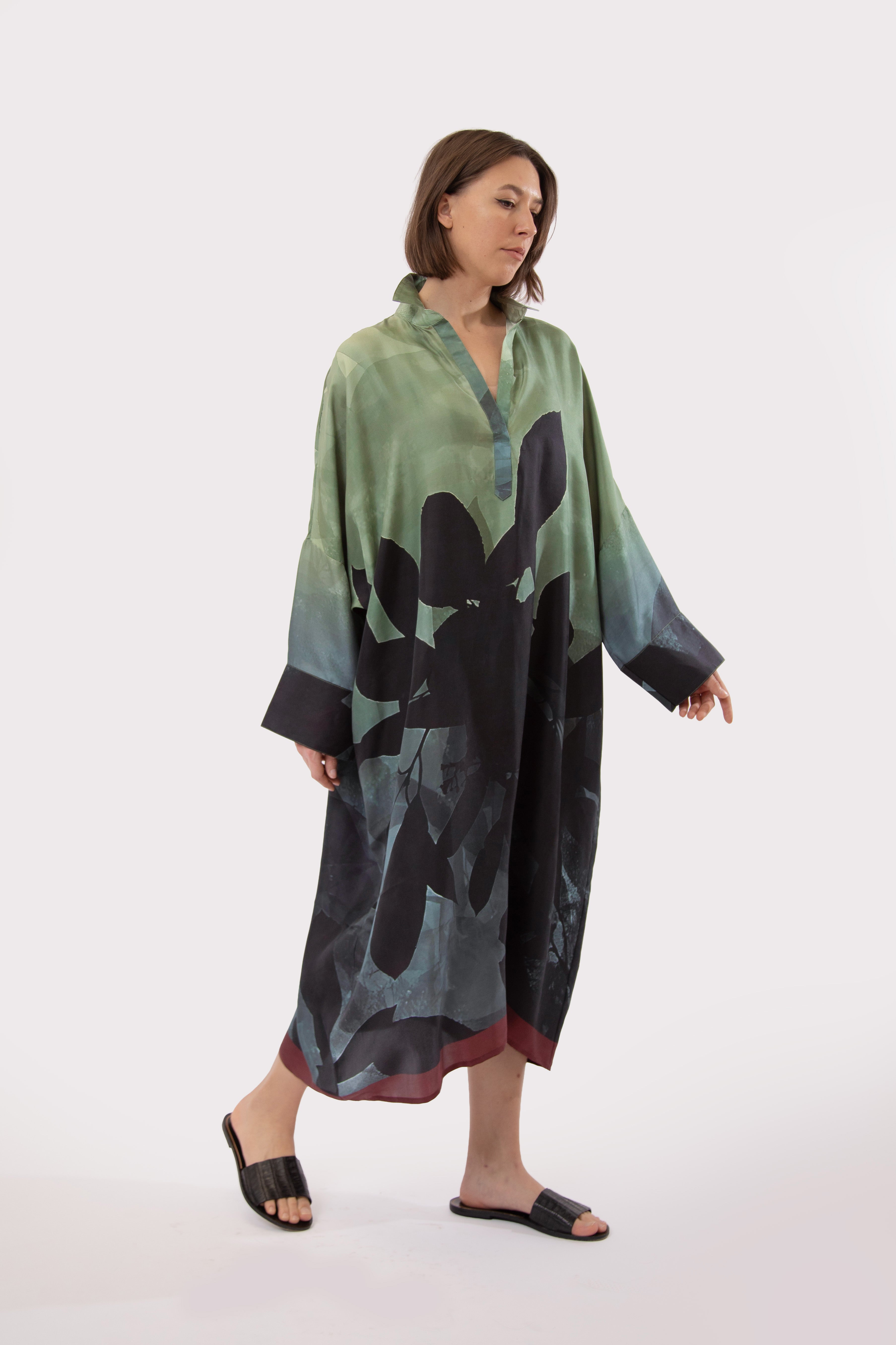 KONA KAFTAN IN LIGHTWEIGHT SILK REVES SARCELLE