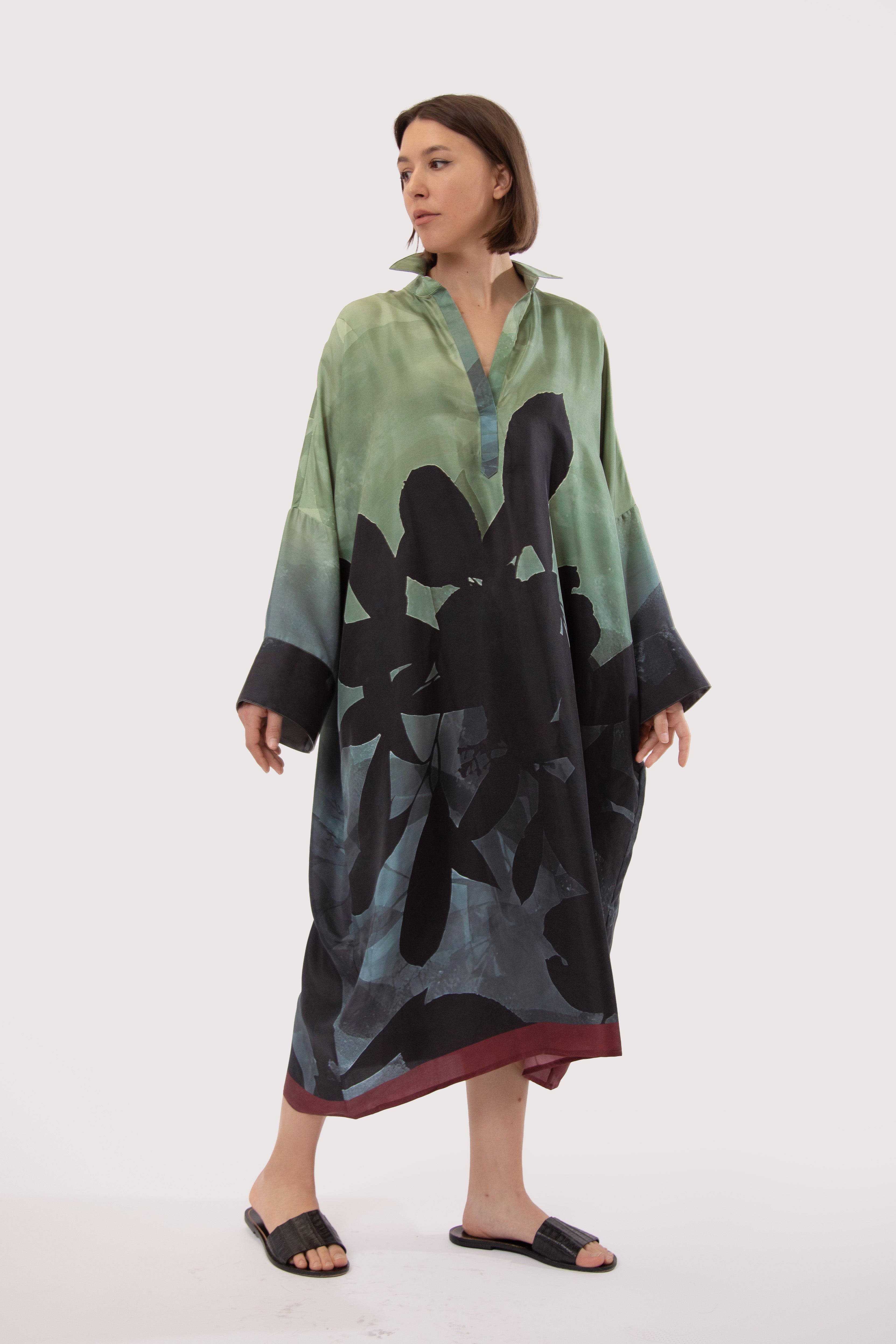 KONA KAFTAN IN LIGHTWEIGHT SILK REVES SARCELLE