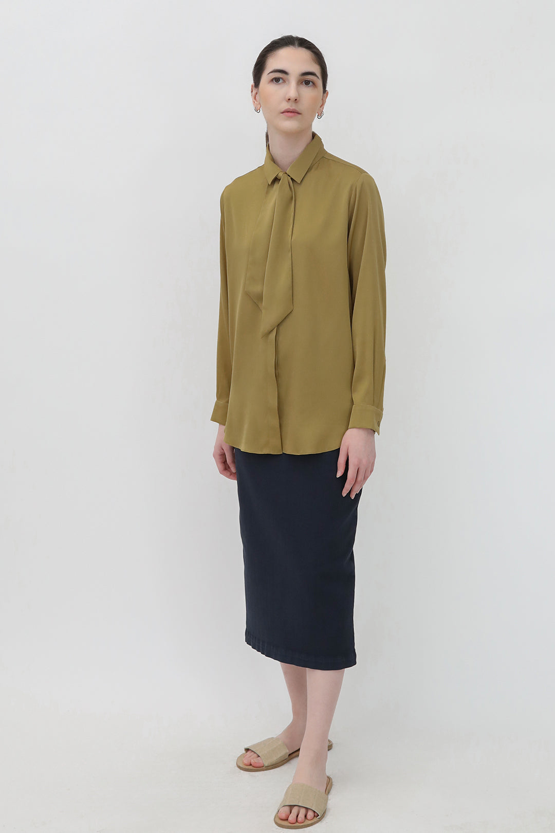 SAINT SILK STRETCH CHARMEUSE SHIRT WITH TIE GOLD