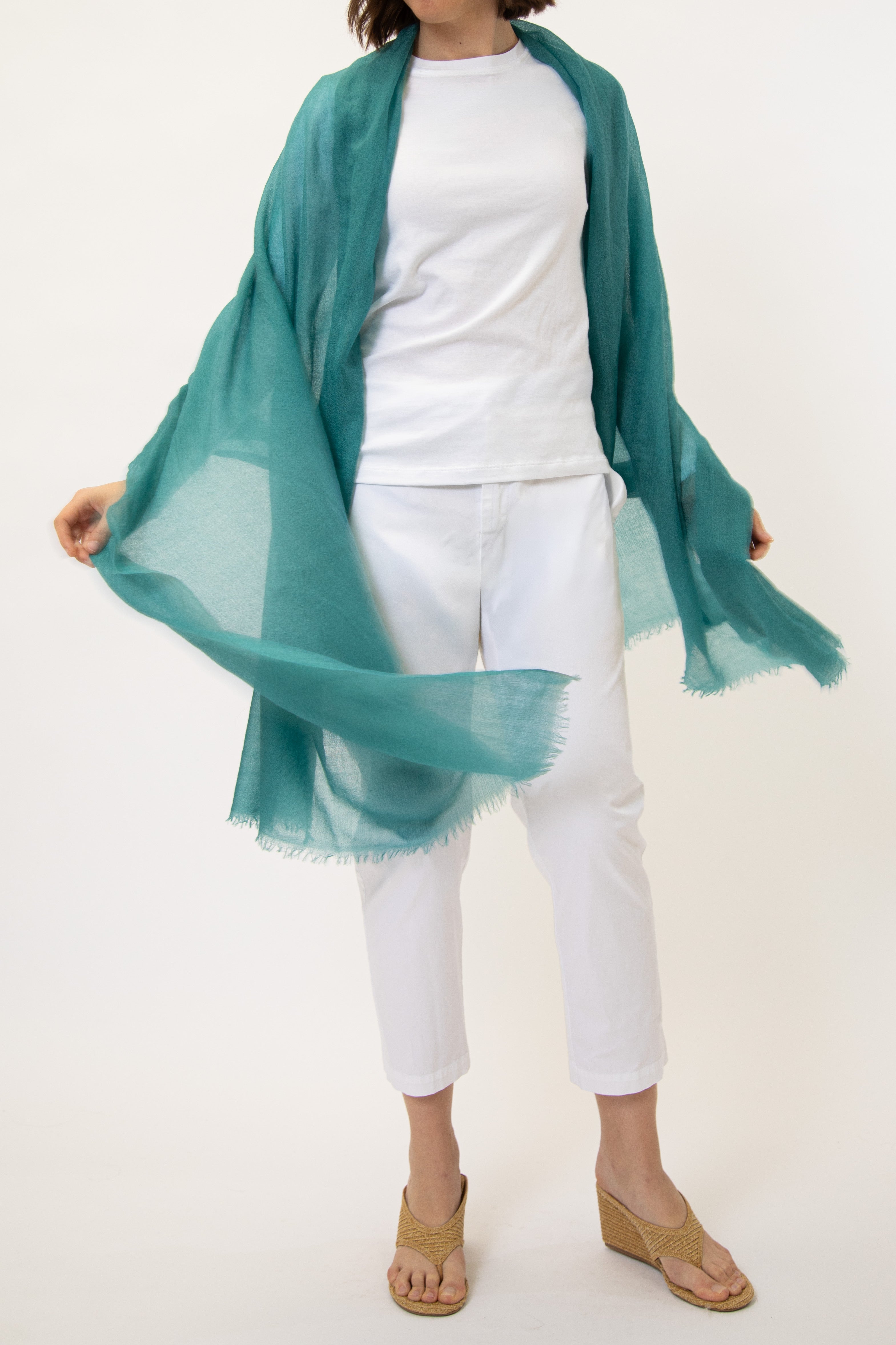 OCEAN BLUE LIGHTWEIGHT SCARF IN HAND DYED CASHMERE