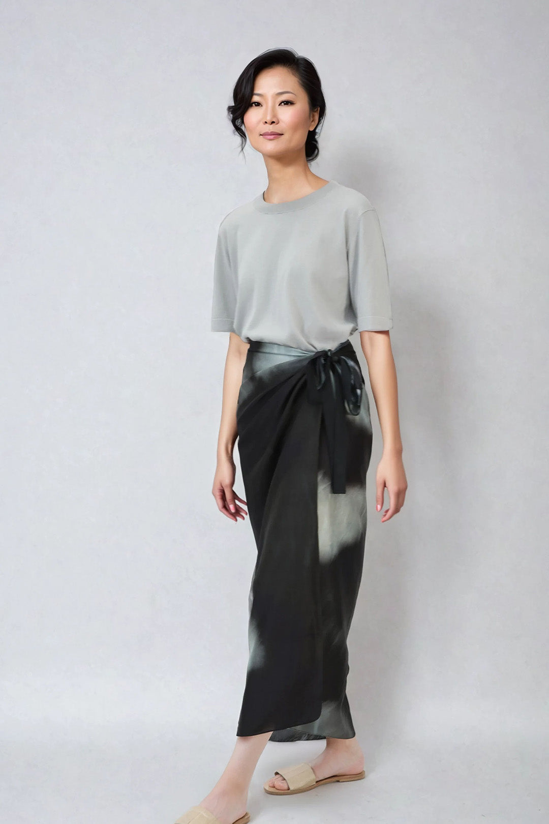 PAREO SKIRT IN HAND-DYED SILK IN NIGHT SHADOW