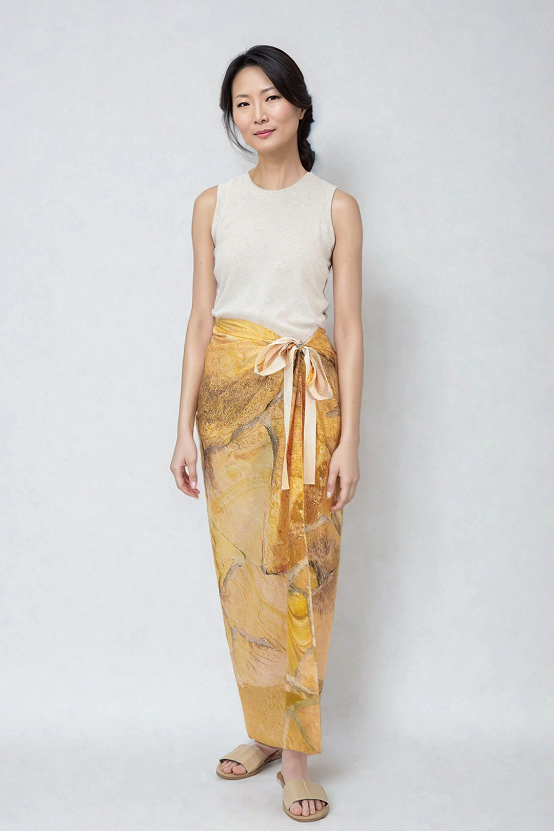 PAREO IN HAND-DYED SILK IN GOLD SAND