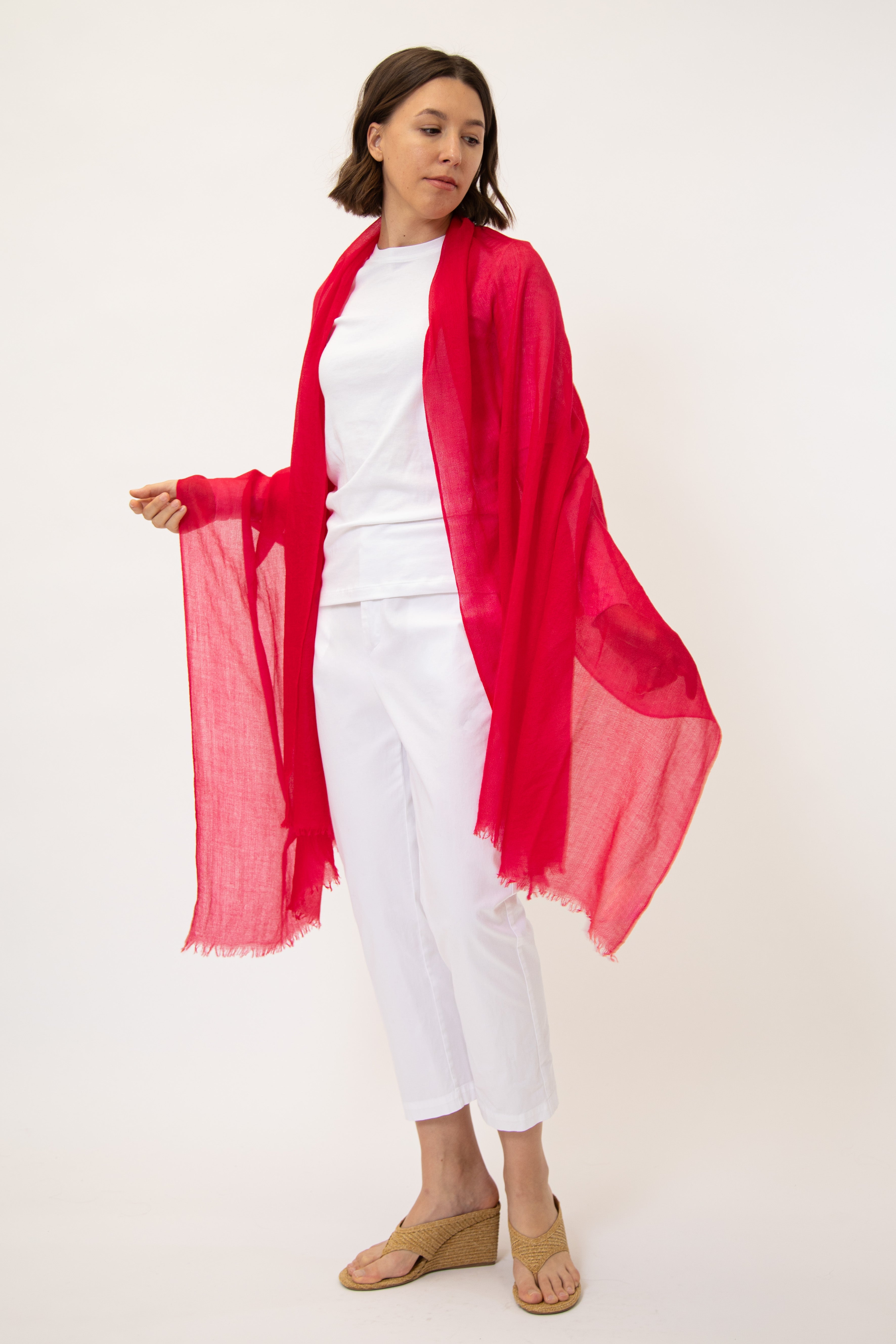 PINK RASPBERRY LIGHTWEIGHT SCARF IN HAND DYED CASHMERE