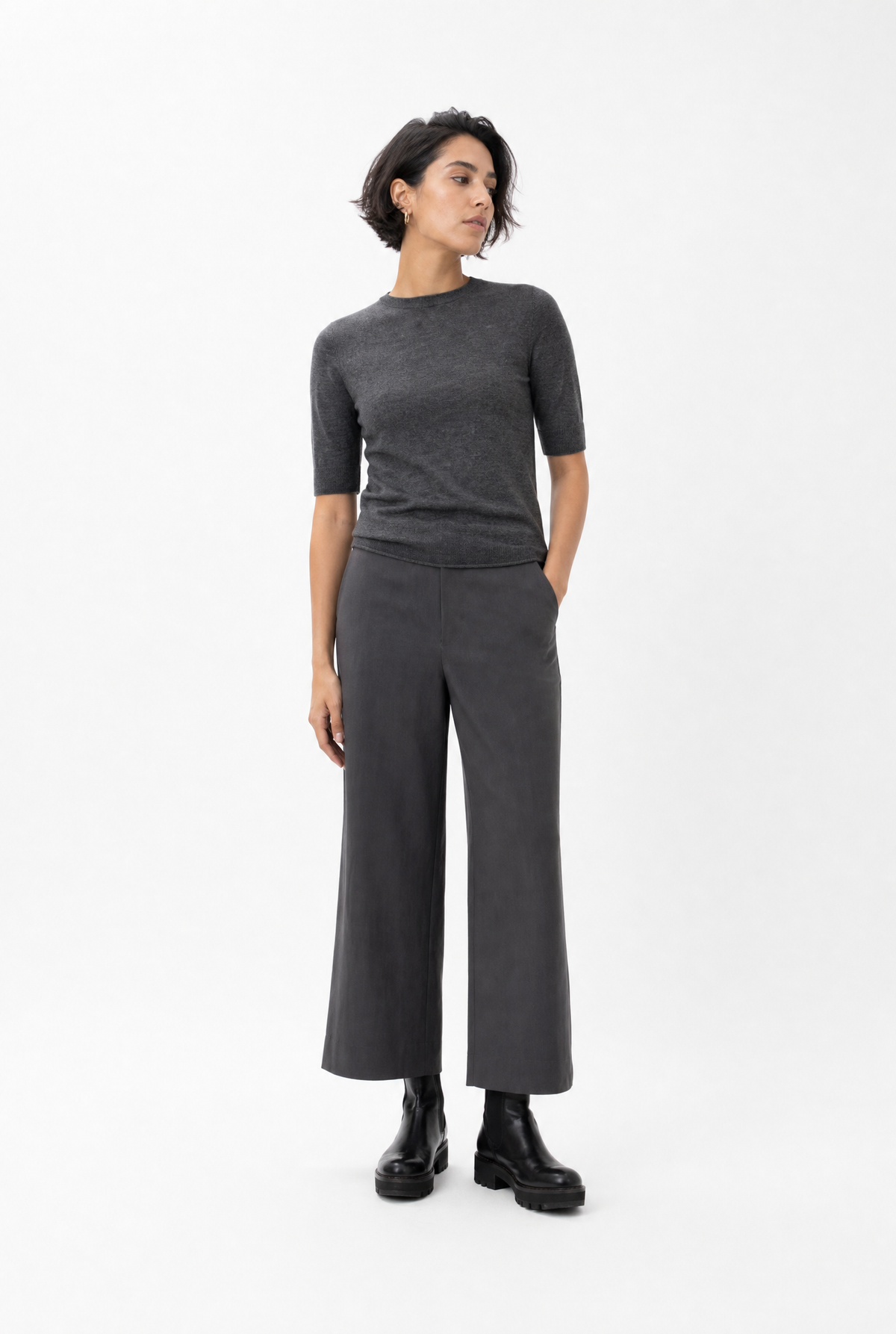 RIAN ROUND NECK IN SEAMLESS SUPERFINE ITALIAN MERINO