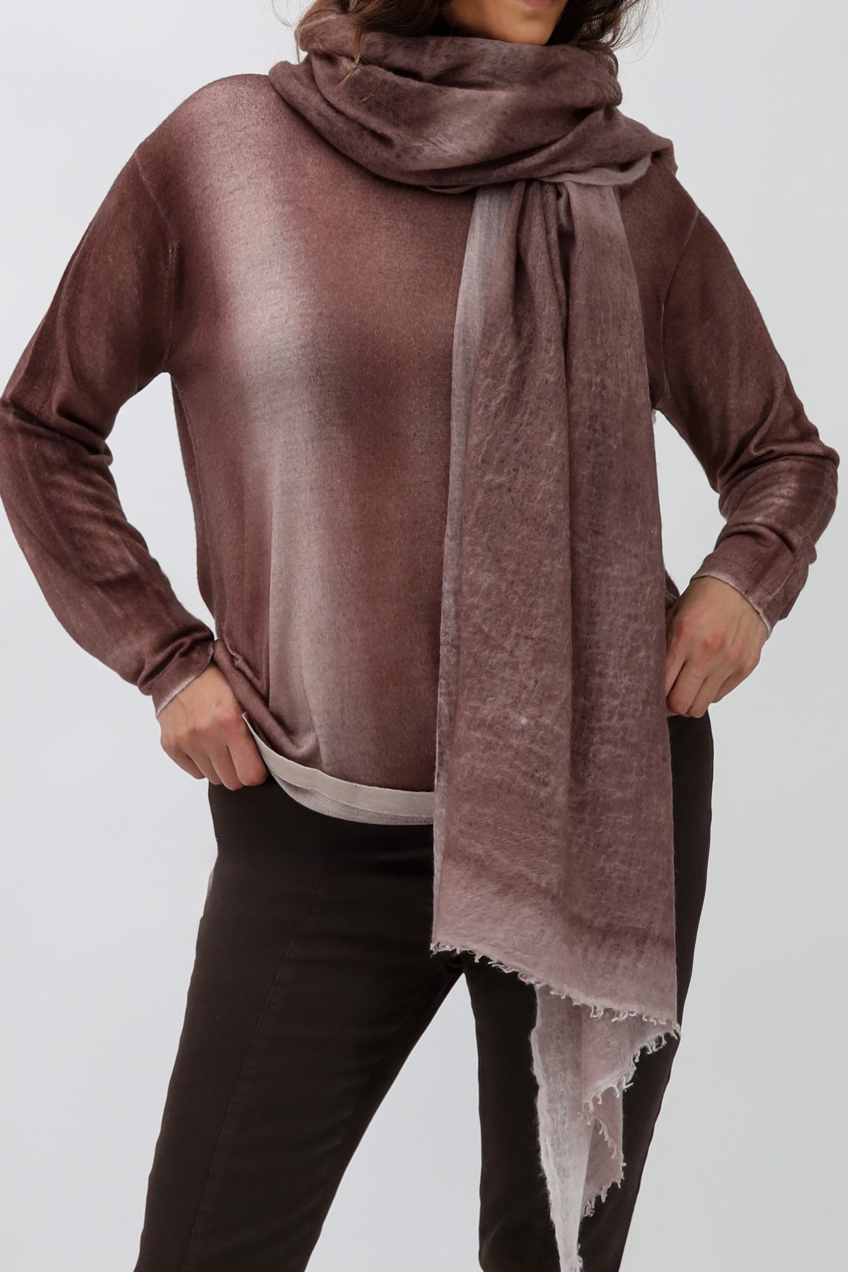 SCARF IN HAND DYED CASHMERE CHOCOLATE PECAN