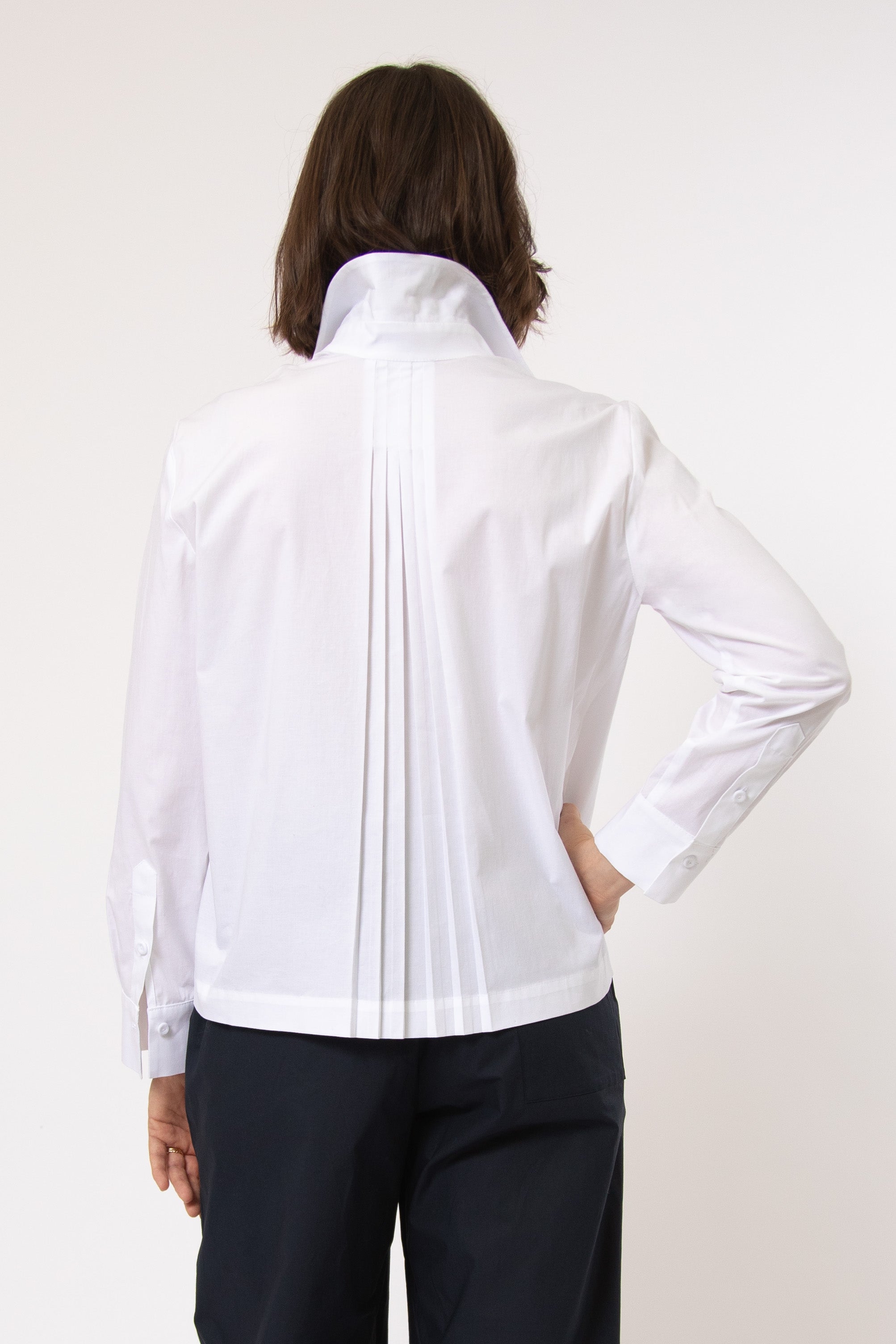 SIGNE BACK PLEATED SHIRT IN ITALIAN COTTON POPLIN STRETCH