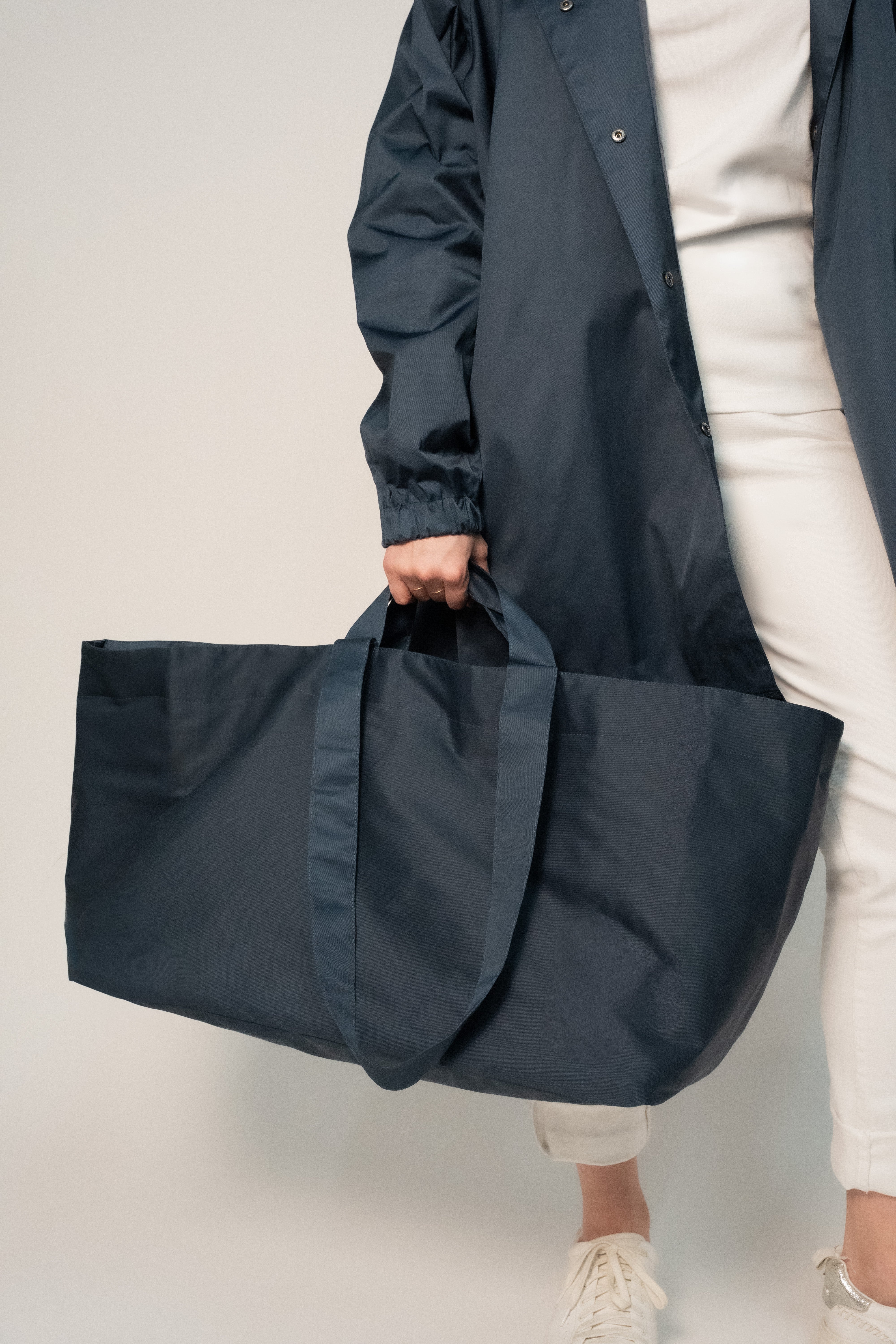 RAINPROOF STUDIO TOTE