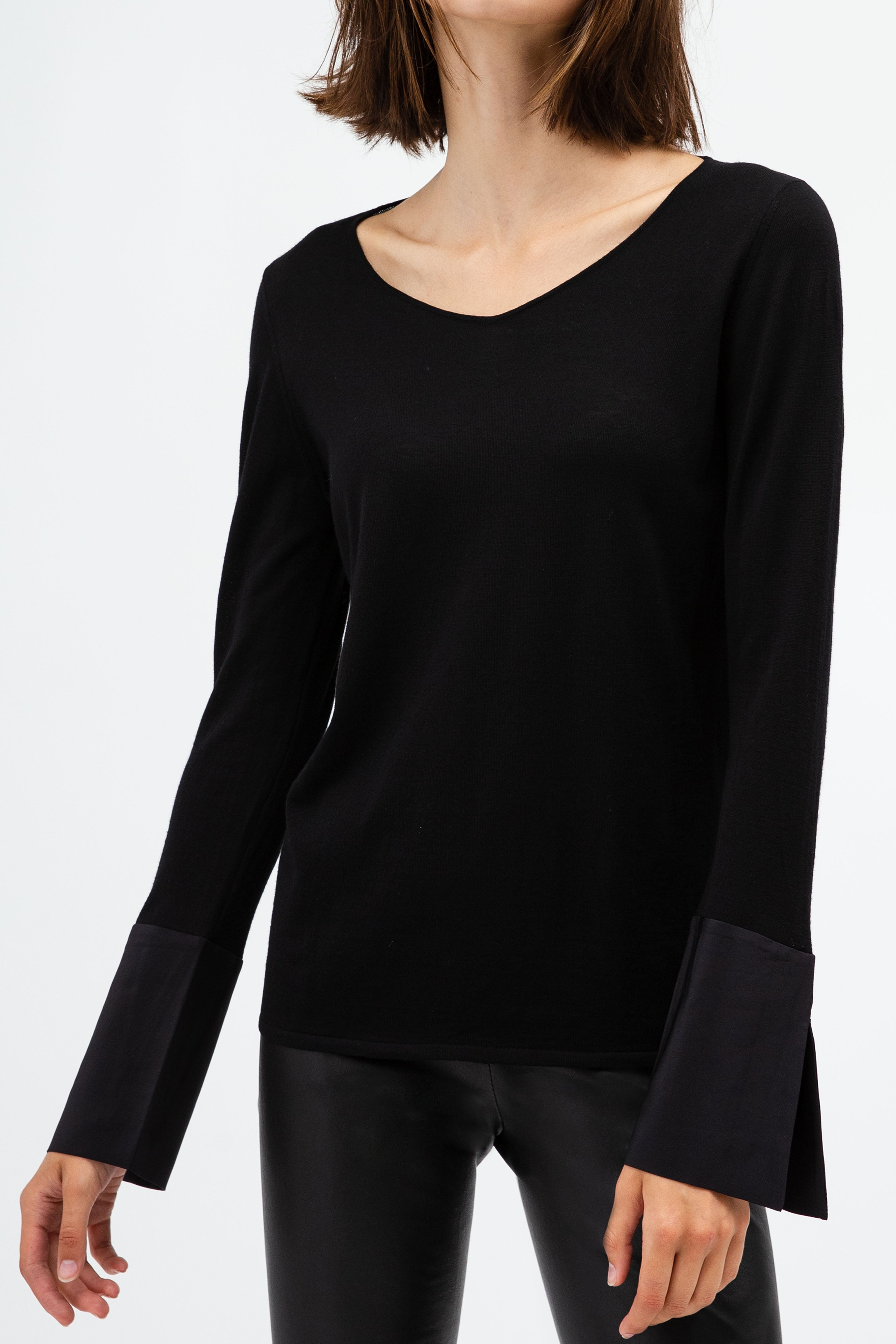 ALIA SOFT V - NECK TOP WITH SILK CUFF DETAIL IN FINE MERINO WOOL - Jarbo