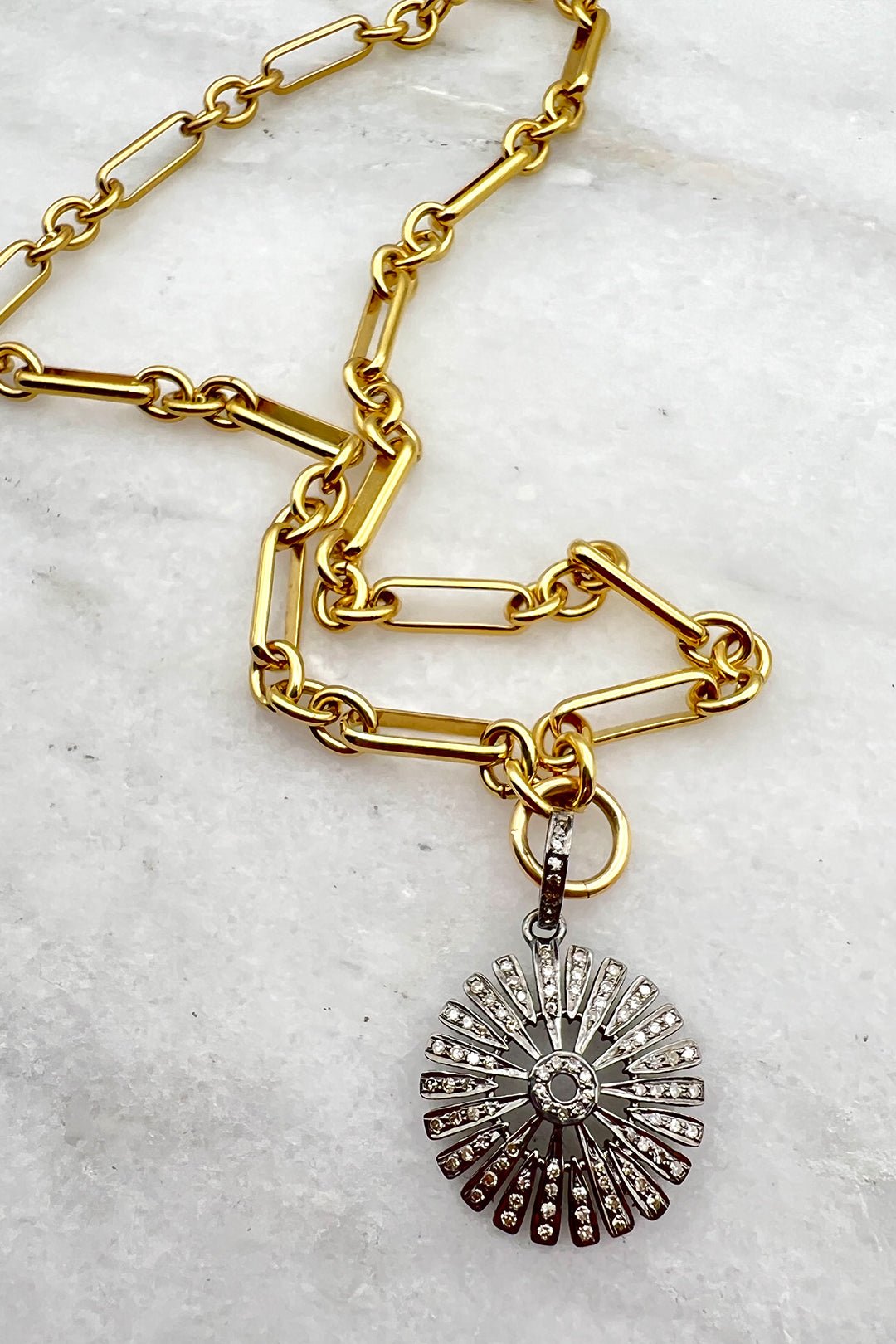 ARIA DIAMOND STARBURST PENDANT ON GOLD CHAIN - Jarbo