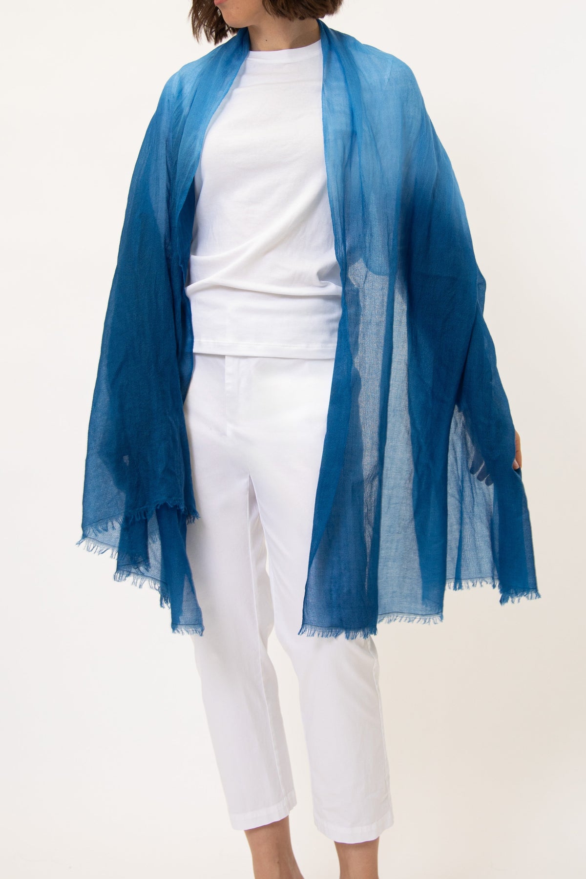 AZURRO LIGHTWEIGHT SCARF IN HAND DYED CASHMERE - Jarbo