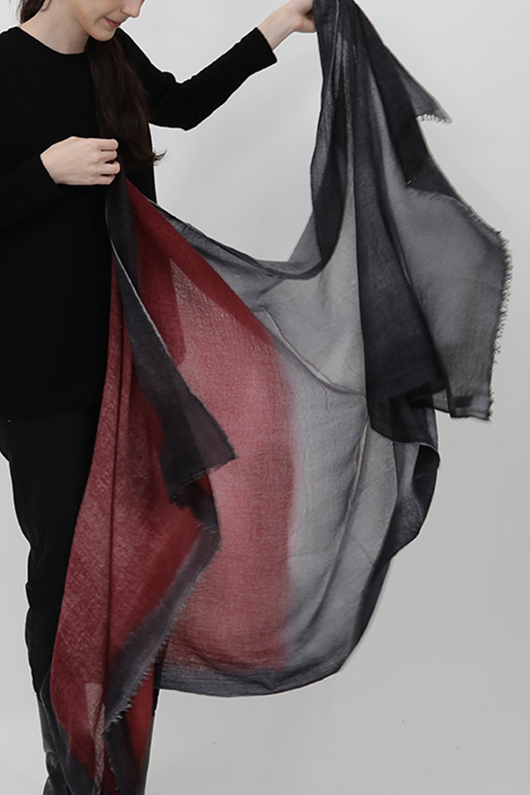 BORDEAUX CHARCOAL SCARF IN HAND DYED CASHMERE - Jarbo