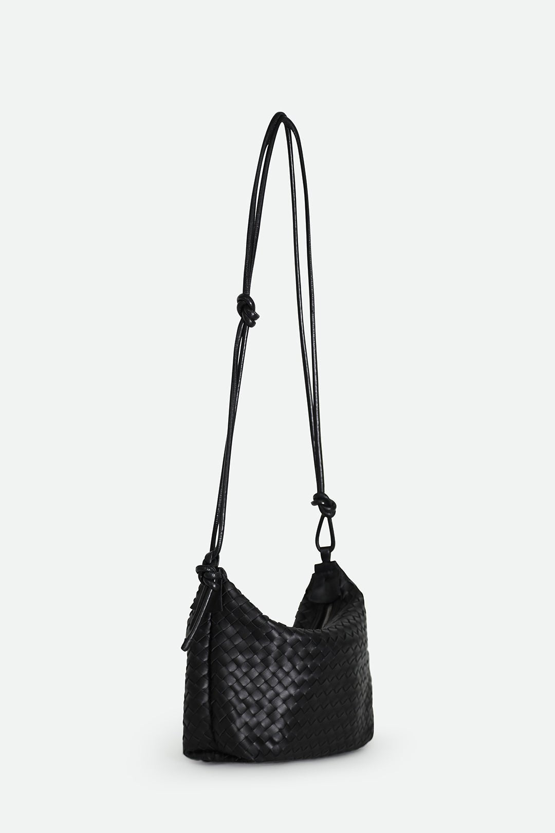 BRIATA BAG IN WOVEN LEATHER BLACK - Jarbo