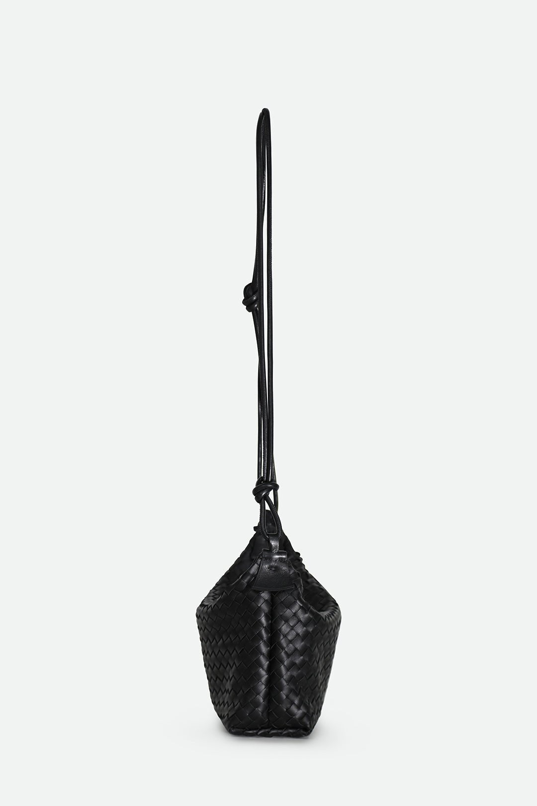 BRIATA BAG IN WOVEN LEATHER BLACK - Jarbo