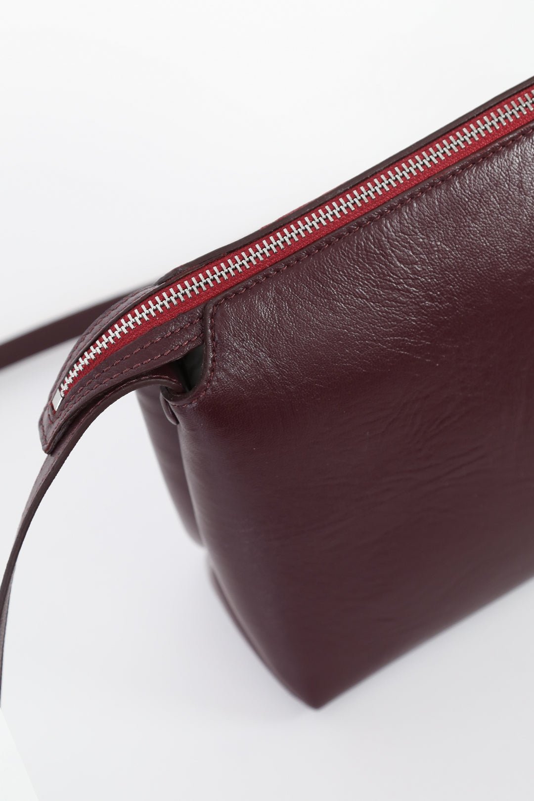 BRIDGET ITALIAN LEATHER CROSSBODY BAG IN BORDEAUX - Jarbo