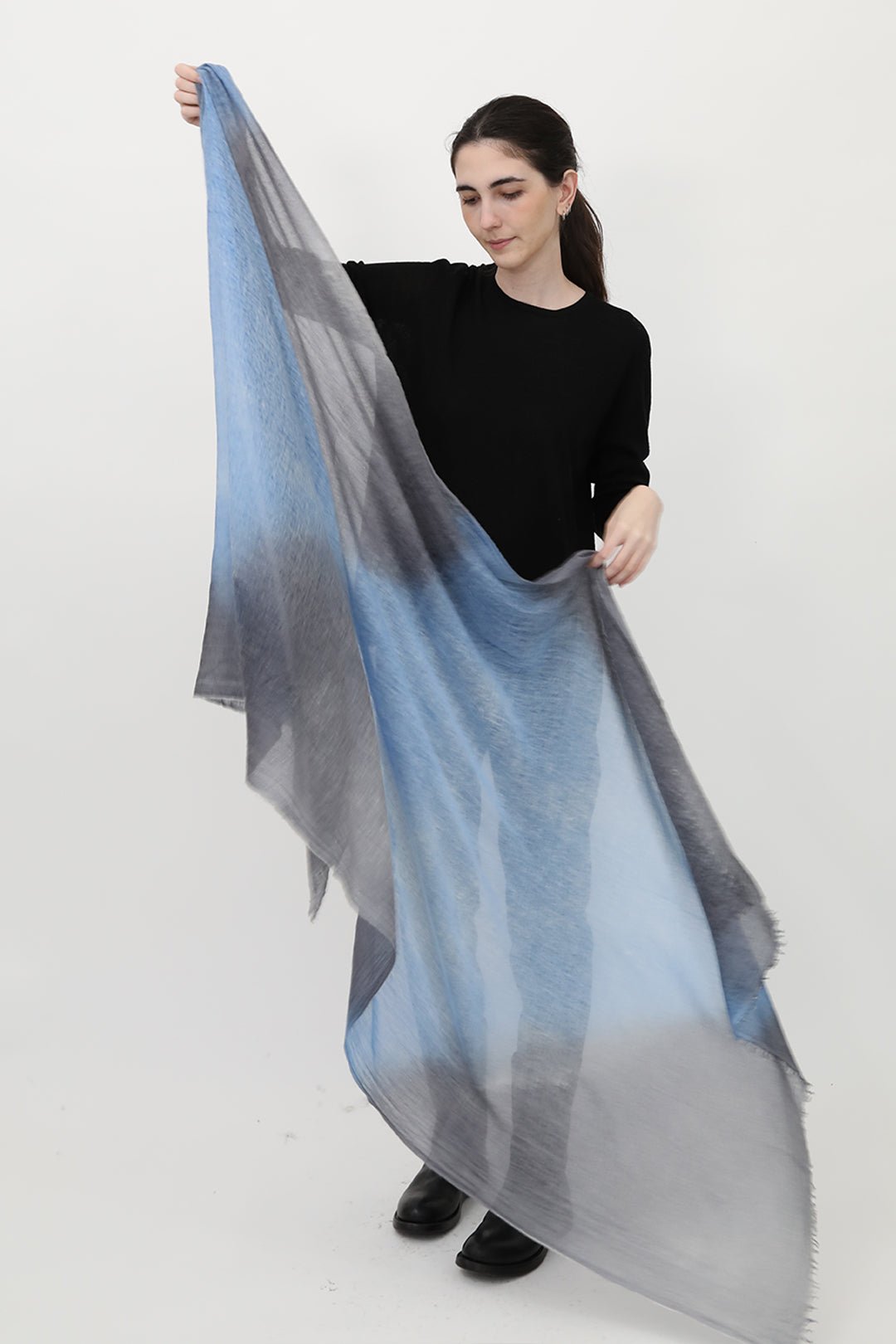 CHARCOAL MAVI SCARF IN HAND DYED CASHMERE - Jarbo