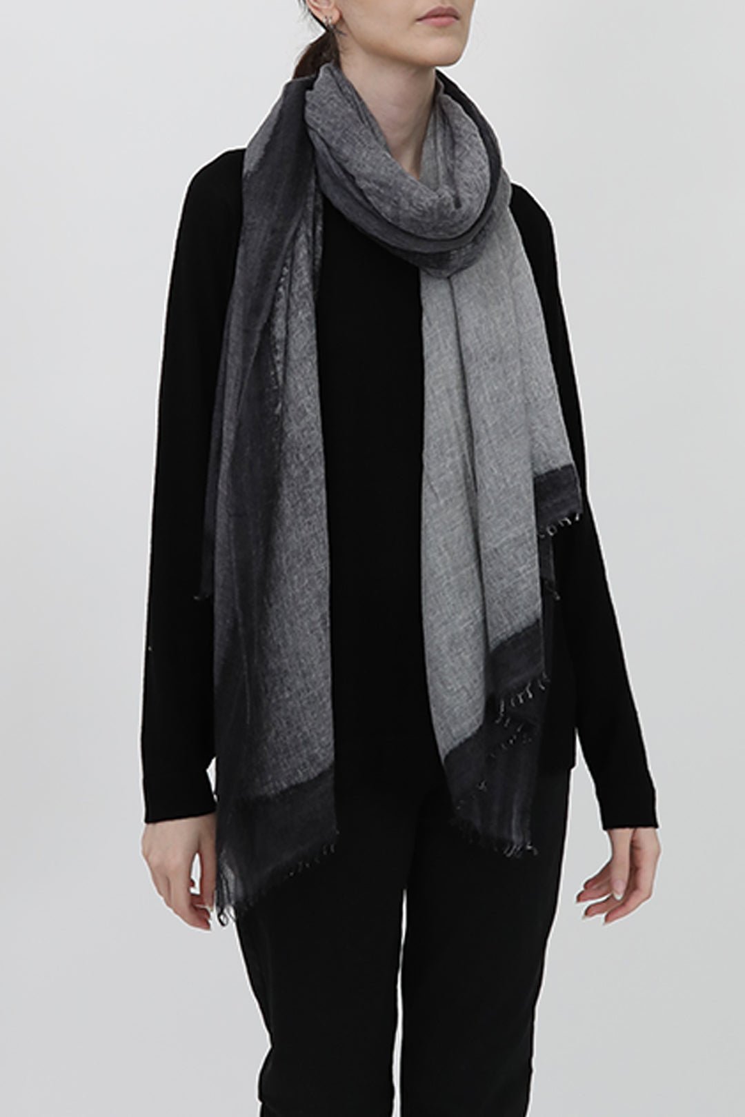 CHARCOAL SCARF IN HAND DYED CASHMERE - Jarbo