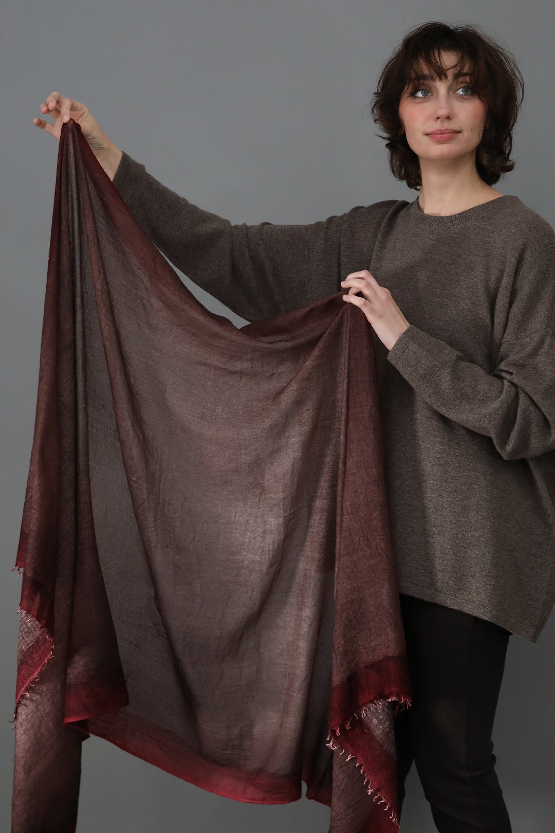 CHOCOLATE BORDEAUX SCARF IN HAND DYED CASHMERE - Jarbo