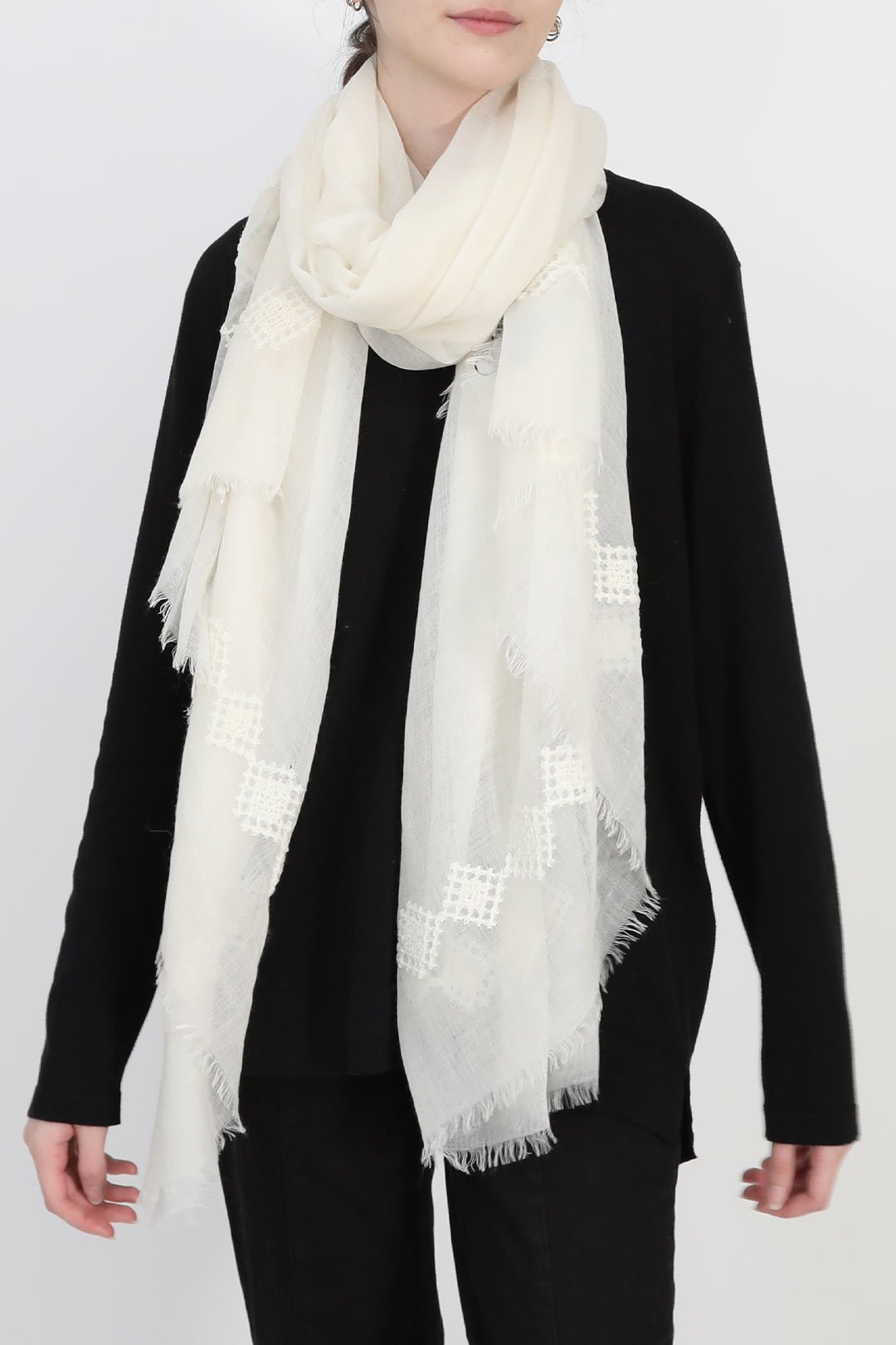 EMBROIDERED IVORY ITALIAN CASHMERE SCARF - Jarbo