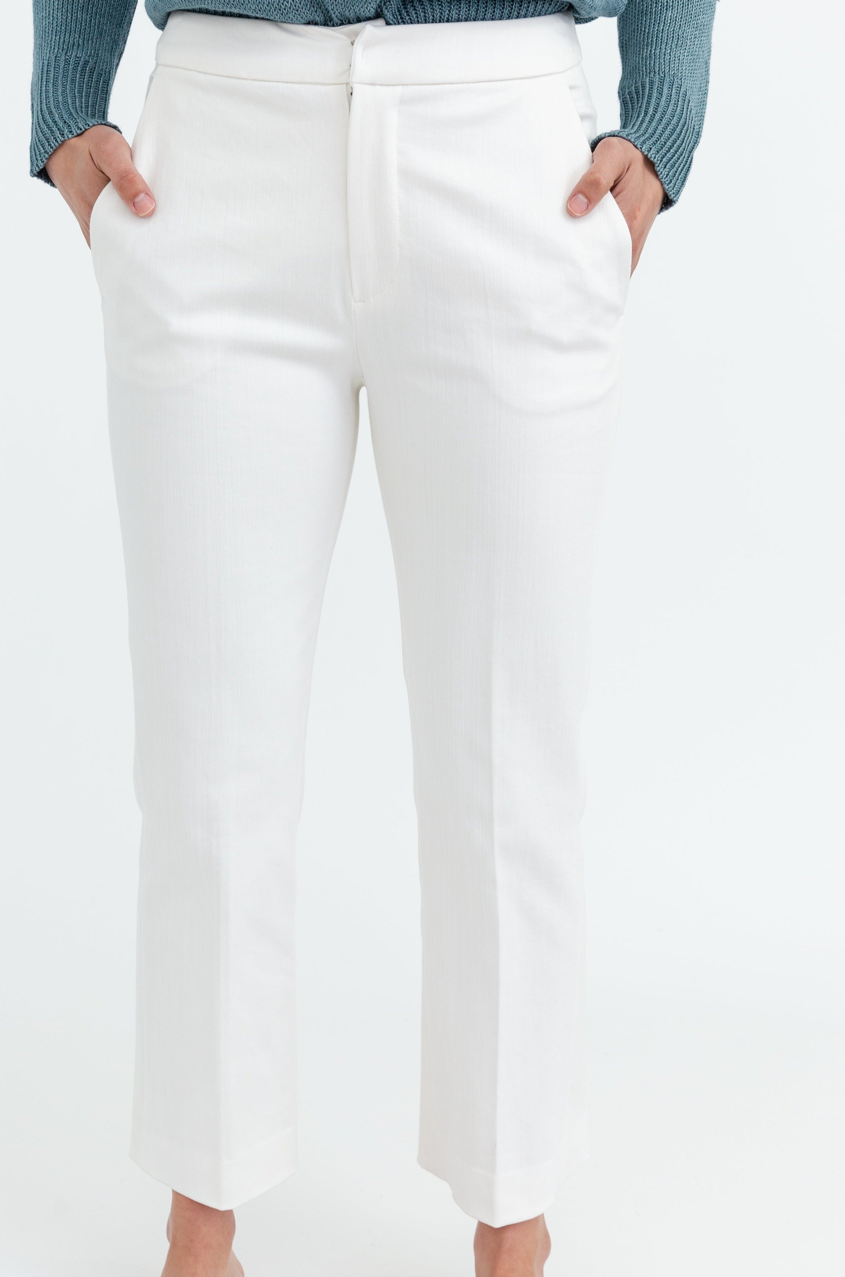 FLARE CROP - LENGTH TROUSER IN STRETCH COTTON DENIM - Jarbo