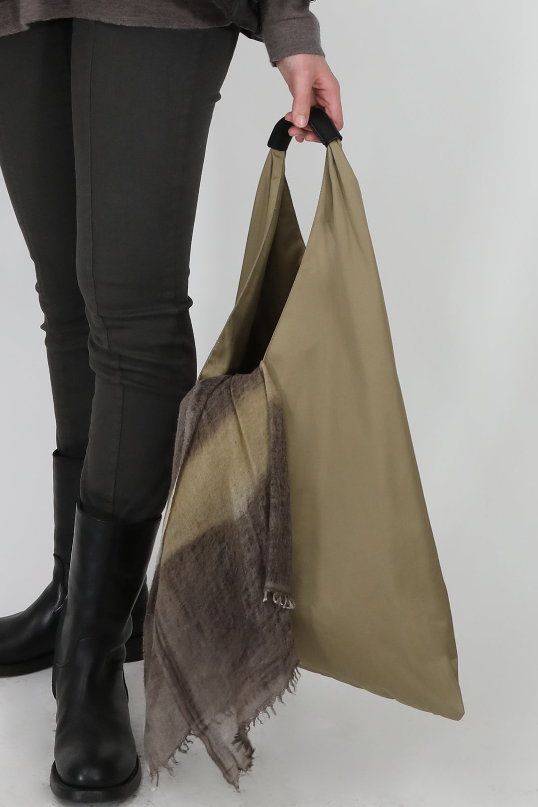 RAINPROOF GALLERY TOTE