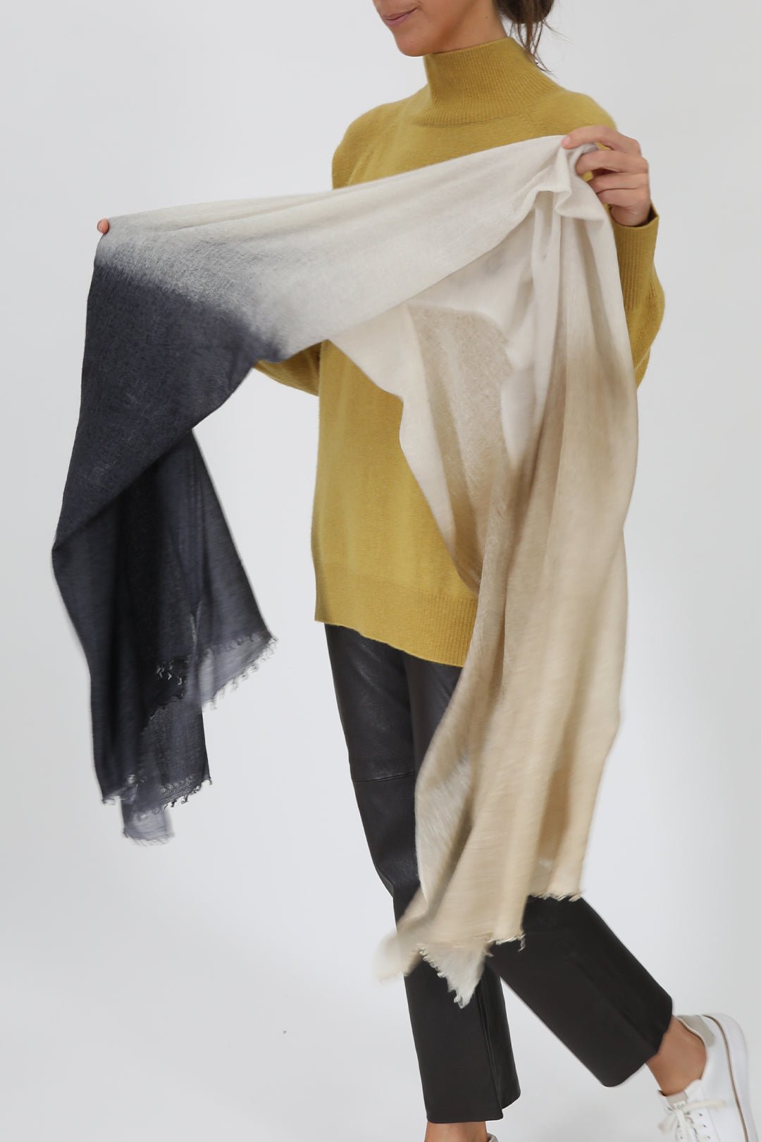 ISCHIA PEPPER SCARF IN HAND DYED CASHMERE - Jarbo