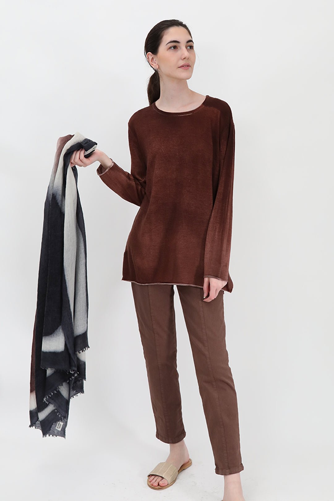 MATTIA RELAXED CREW IN HAND - DYED CASHMERE - Jarbo