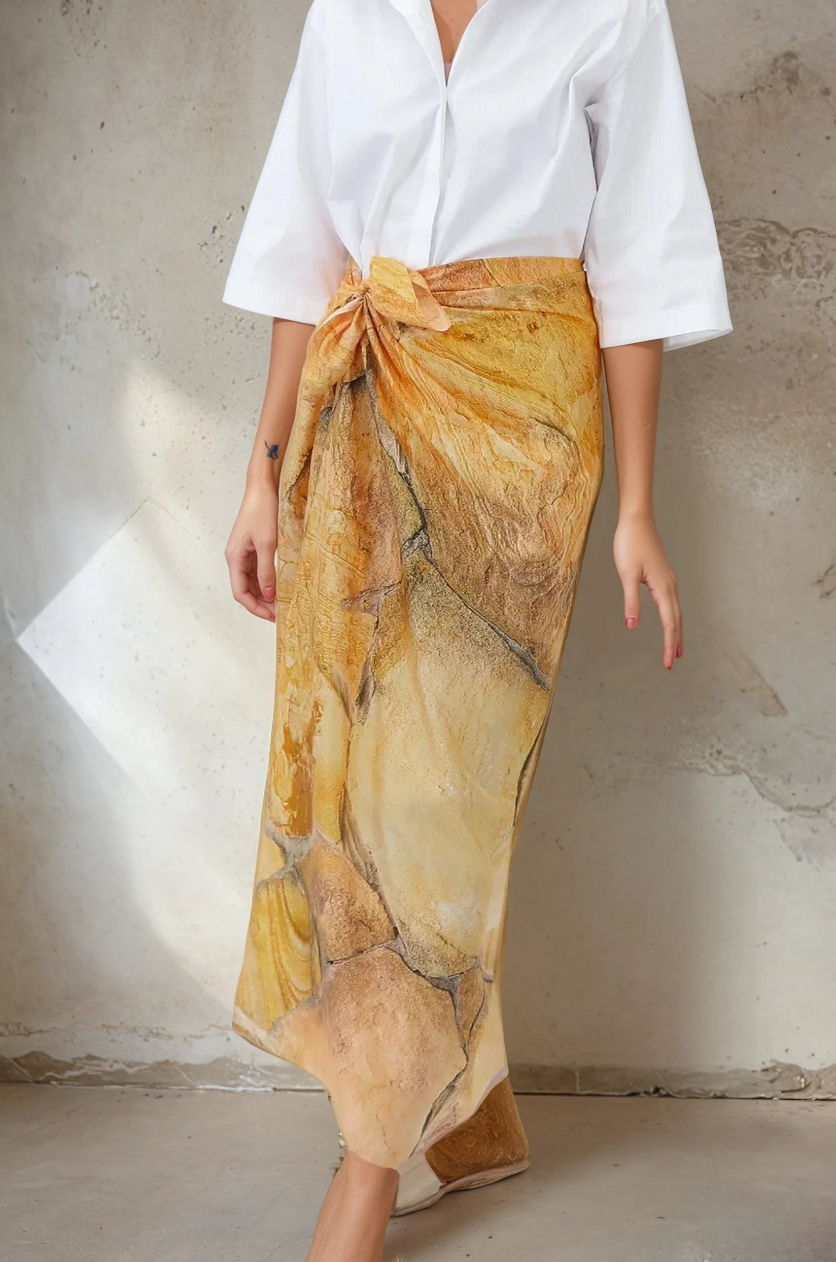 PAREO IN HAND - DYED SILK IN GOLD SAND - Jarbo