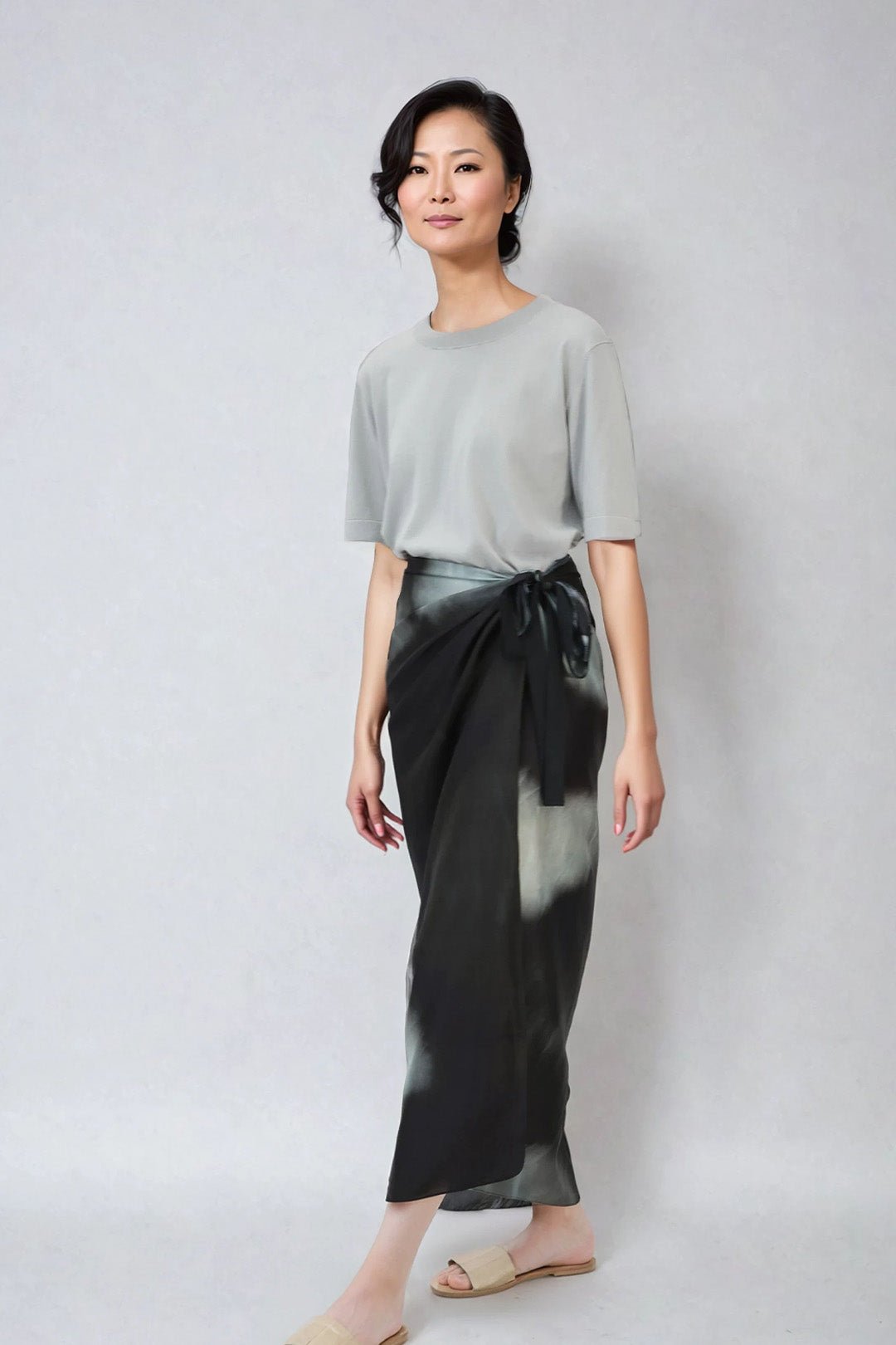 PAREO SKIRT IN HAND - DYED SILK IN NIGHT SHADOW - Jarbo