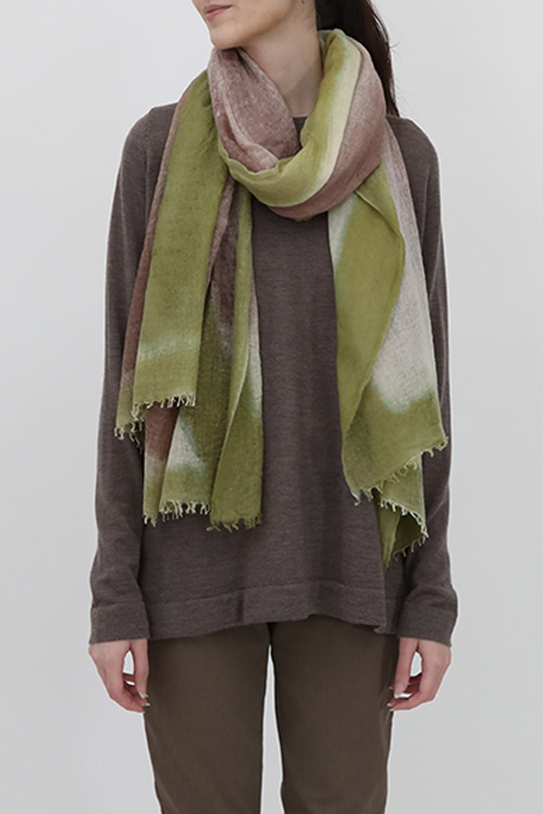 PISTACHIO CHATEAU SCARF IN HAND DYED CASHMERE - Jarbo