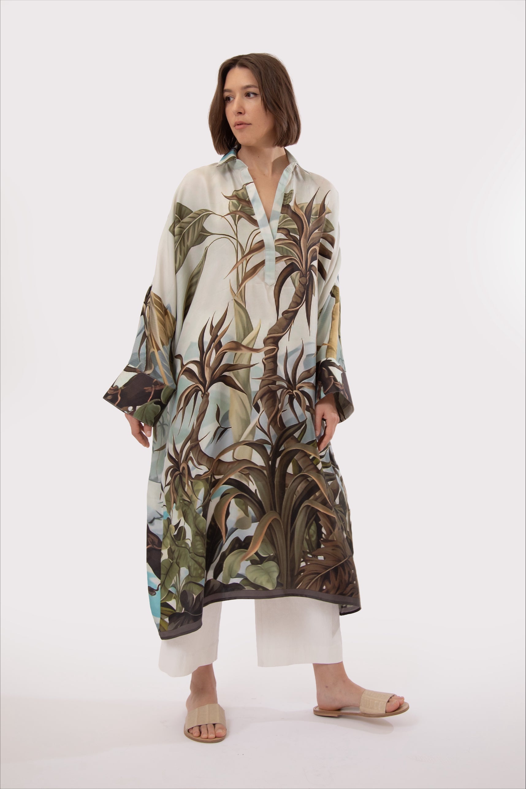 KONA KAFTAN IN LIGHTWEIGHT SILK NATURAL PALMS