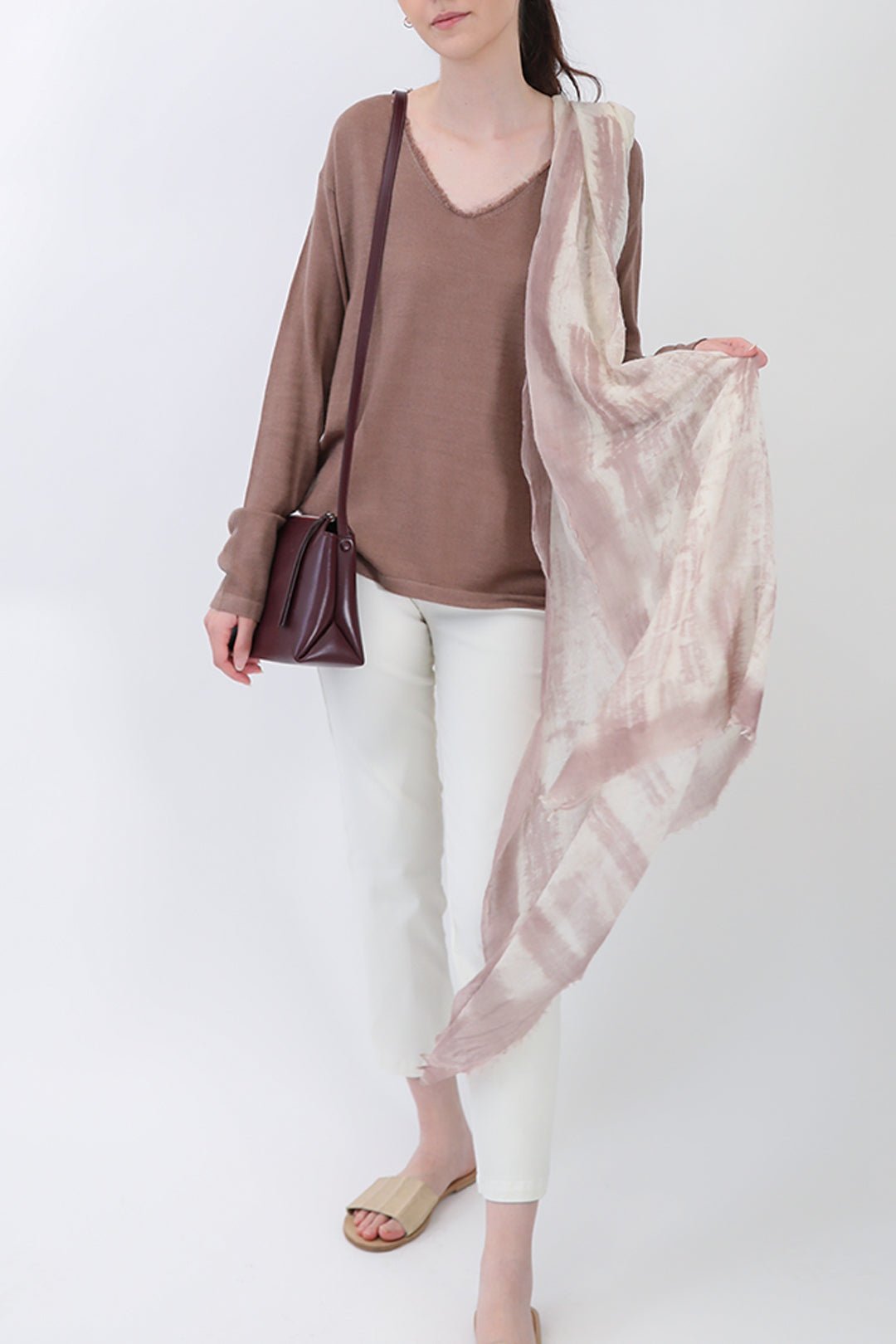 ROWAN OVAL V FRINGE NECK IN HAND - DYED CASHMERE - Jarbo