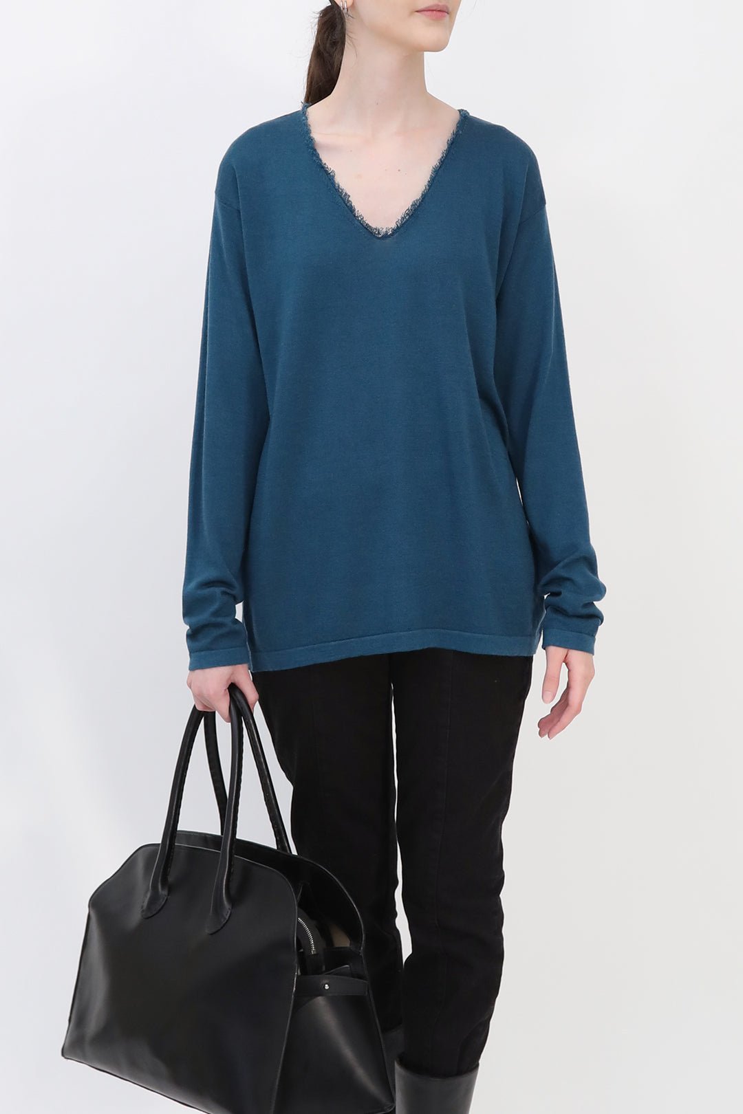 ROWAN OVAL V FRINGE NECK IN HAND - DYED CASHMERE - Jarbo