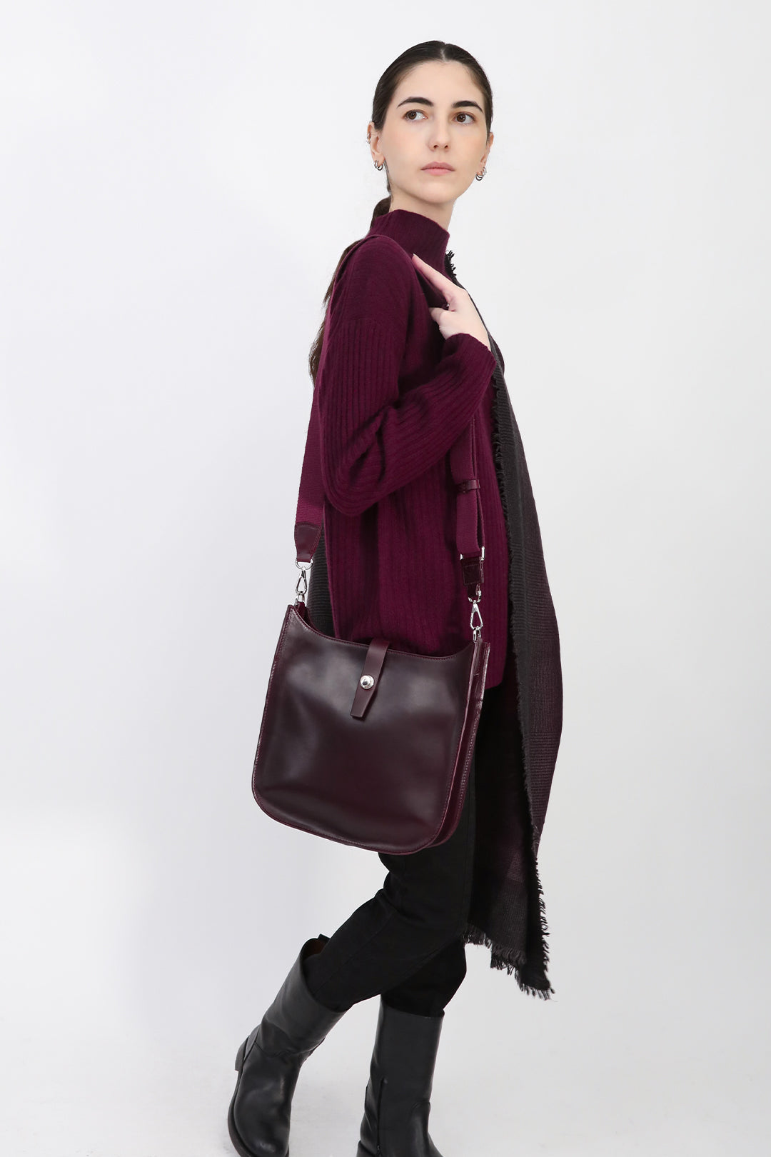 GIA ITALIAN LEATHER CROSSBODY BAG IN CORDOVAN BARENIA LEATHER