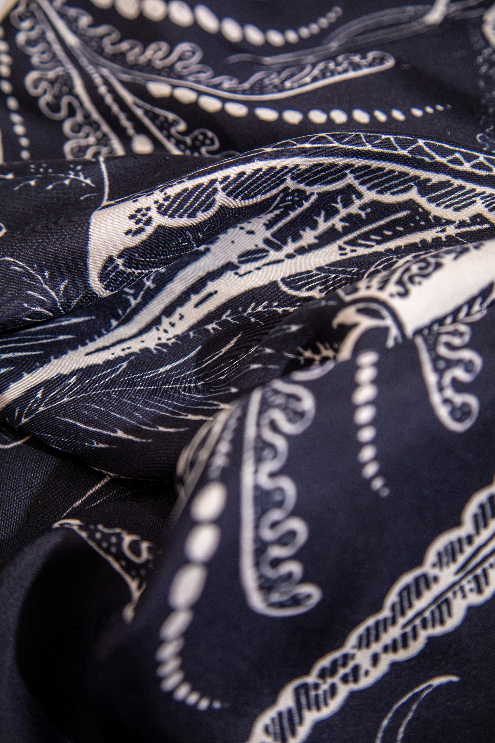 SILK TWILL SQUARE SCARF IN PAISLEY BLUE MARINE - Jarbo