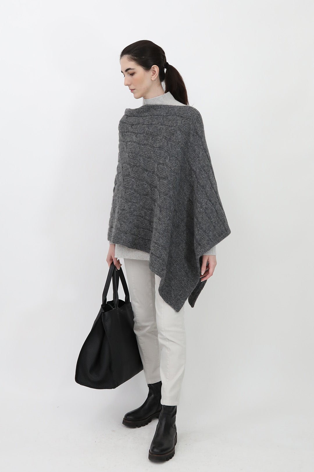 VARA CABLE KNIT IN BABY ALPACA AND FINE MERINO BLEND - Jarbo