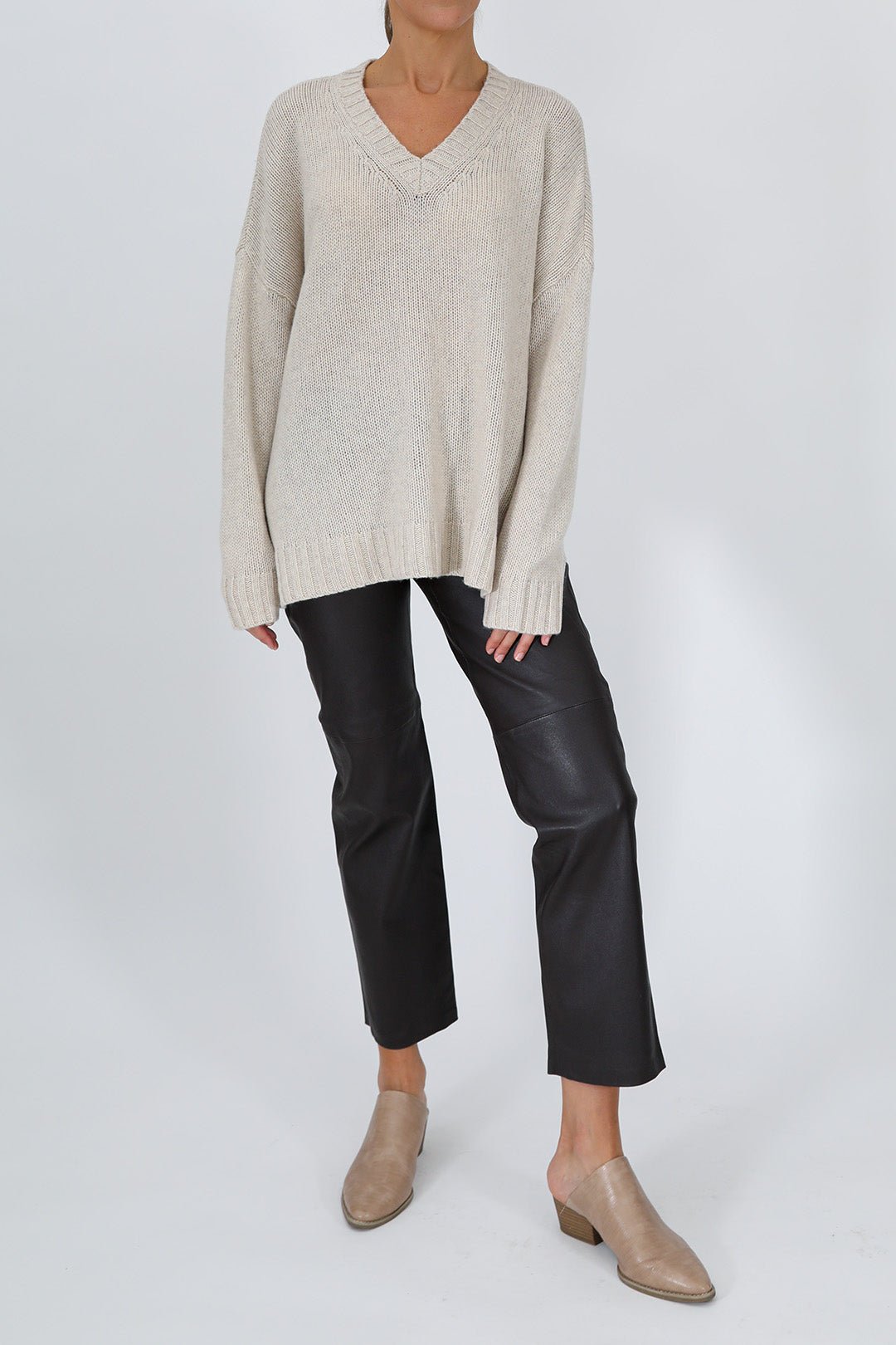 VIENNA V - NECK SWEATER IN CASHMERE BLEND - Jarbo