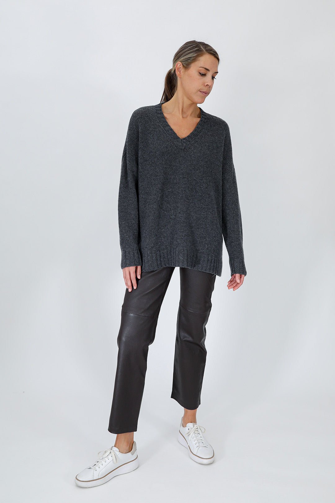 VIENNA V - NECK SWEATER IN CASHMERE BLEND - Jarbo