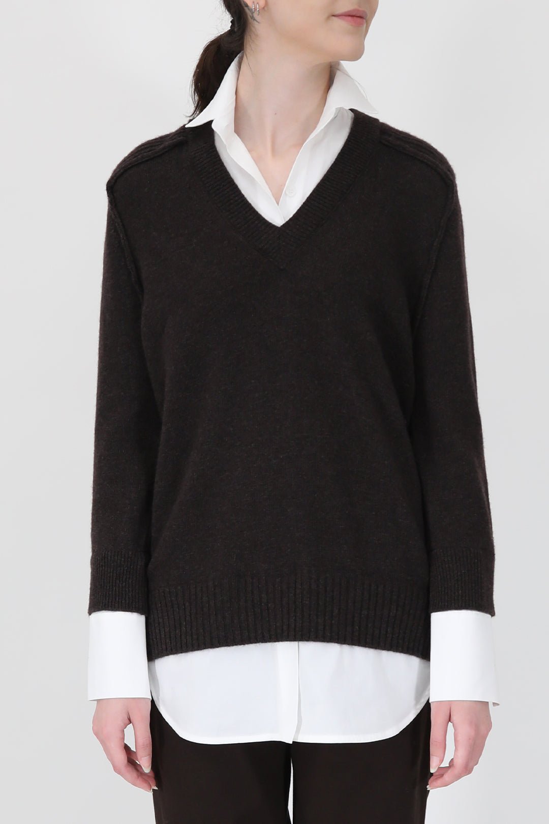 VINNIE SHIRTED V - NECK SWEATER IN FINE ITALIAN STRETCH POPLIN - Jarbo