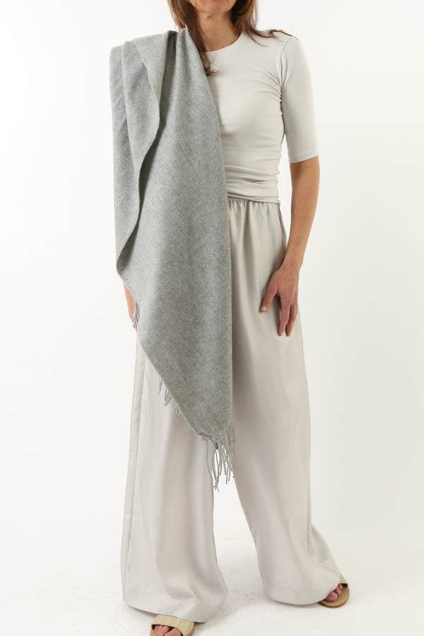 VALE WRAP AND THROW IN PURE CASHMERE