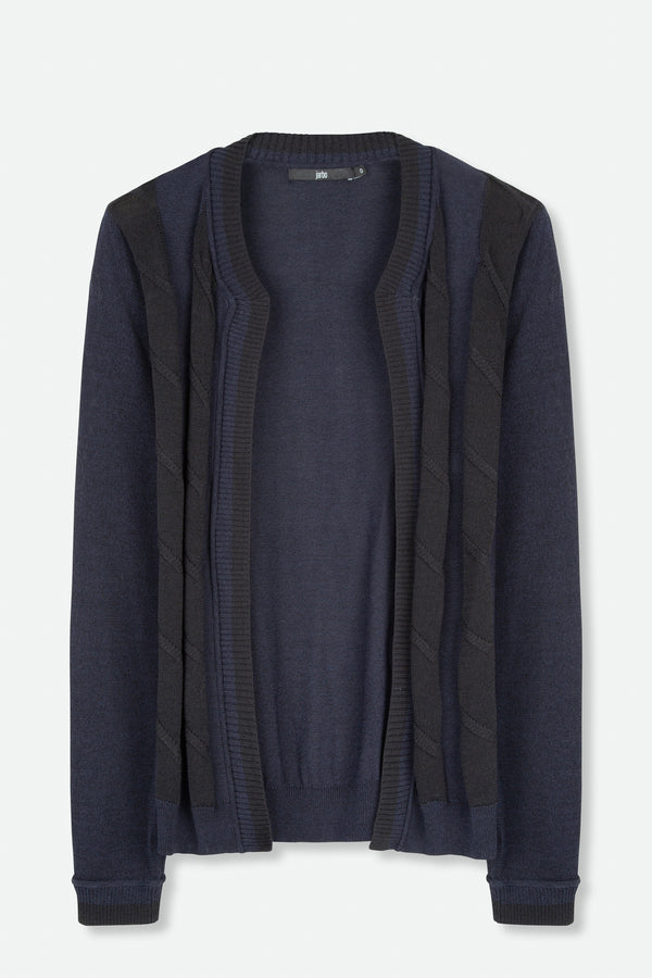 CABLE TWO-TONE CARDIGAN IN ITALIAN HIGH TWIST COTTON