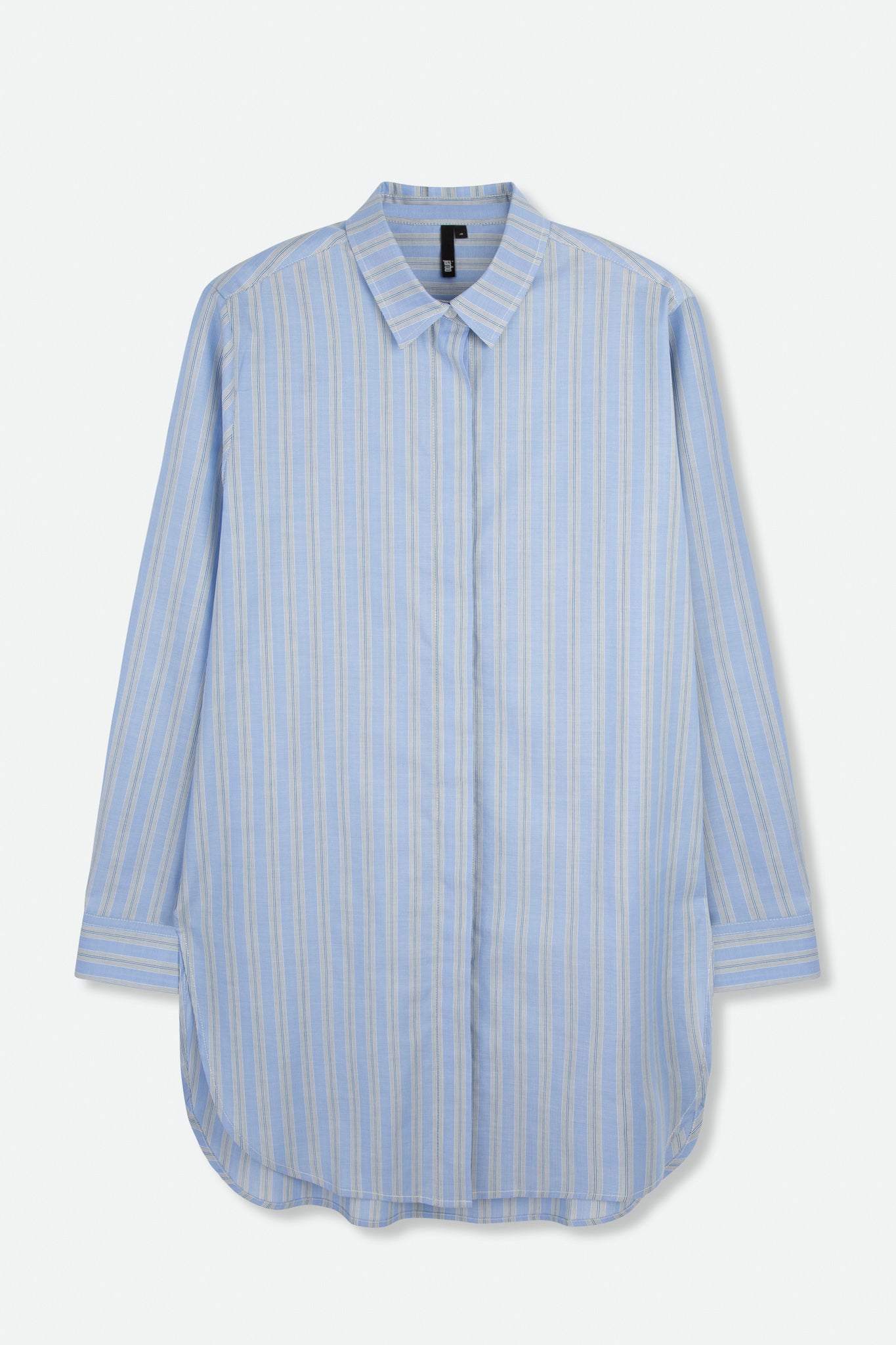 PERFECT SHIRT WITH A LENGTHENED HEM IN ITALIAN COTTON IN VERTICAL LIGHT BLUE STRIPE - Jarbo