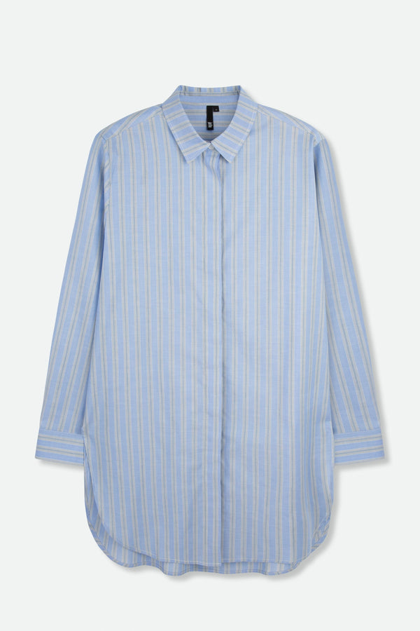 PERFECT SHIRT WITH A LENGTHENED HEM IN ITALIAN COTTON IN VERTICAL LIGHT BLUE STRIPE - Jarbo